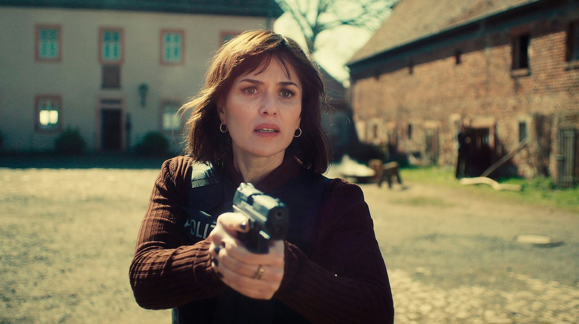 Maryam Azadi (Melika Foroutan) lässt die verzweifelte Suche der Mutter nach ihrem vermissten Kind nicht los. Sie reagiert - manchmal in diesem Film - emotionaler, als es ihr Job erfordert. (Bild: HR/Sommerhaus/Tatiana Vdovenko)