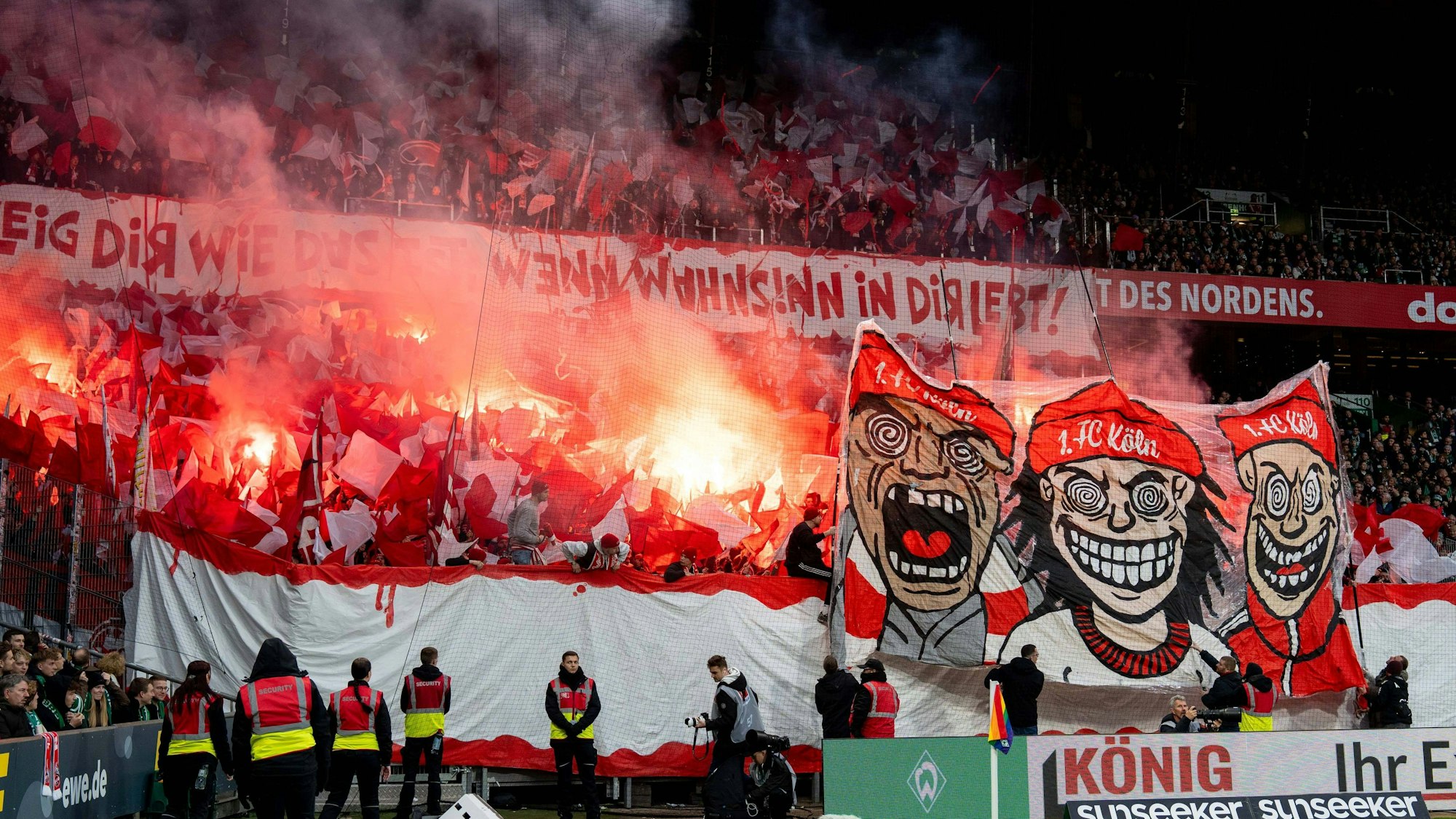 Einige Kölner Fans zündeten am Samstag in Bremen auch Pyrotechnik – insgesamt blieb es weitestgehend friedlich am 29. November 2025.