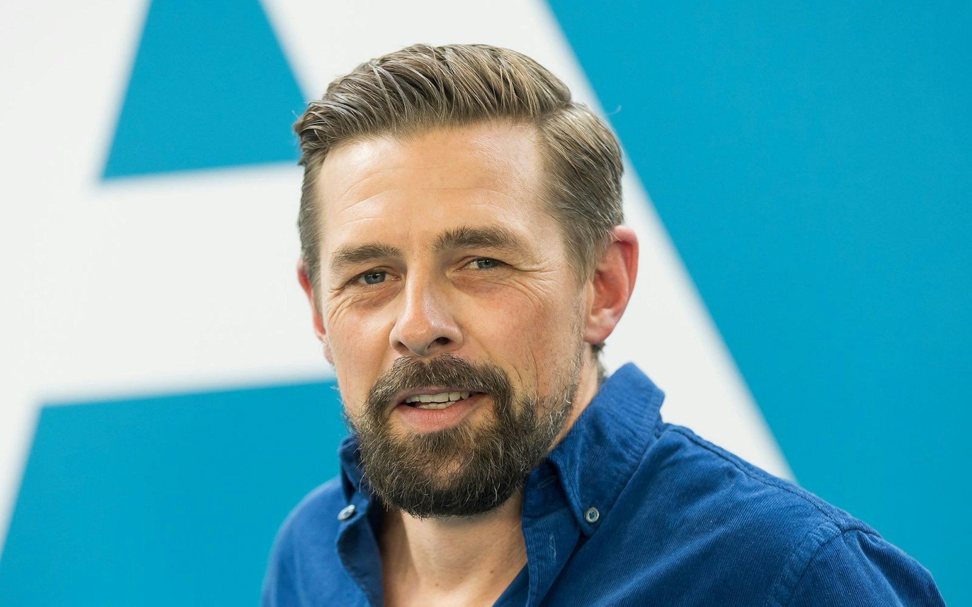 Moderator Klaas Heufer-Umlauf hat in seinem Podcast „Baywatch Berlin“ gemeinsam mit Thomas Schmitt und Jakob Lundt über den ZDF-Quotenhit „Das Traumschiff“ gesprochen. (Bild: 2025 Getty Images/Ben Kriemann)