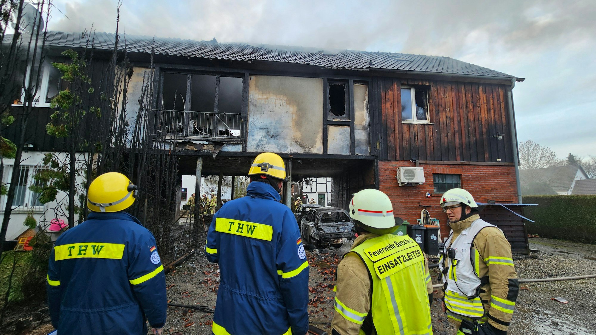 Die Feuerwehr wurde vor Ort noch vom THW unterstützt.