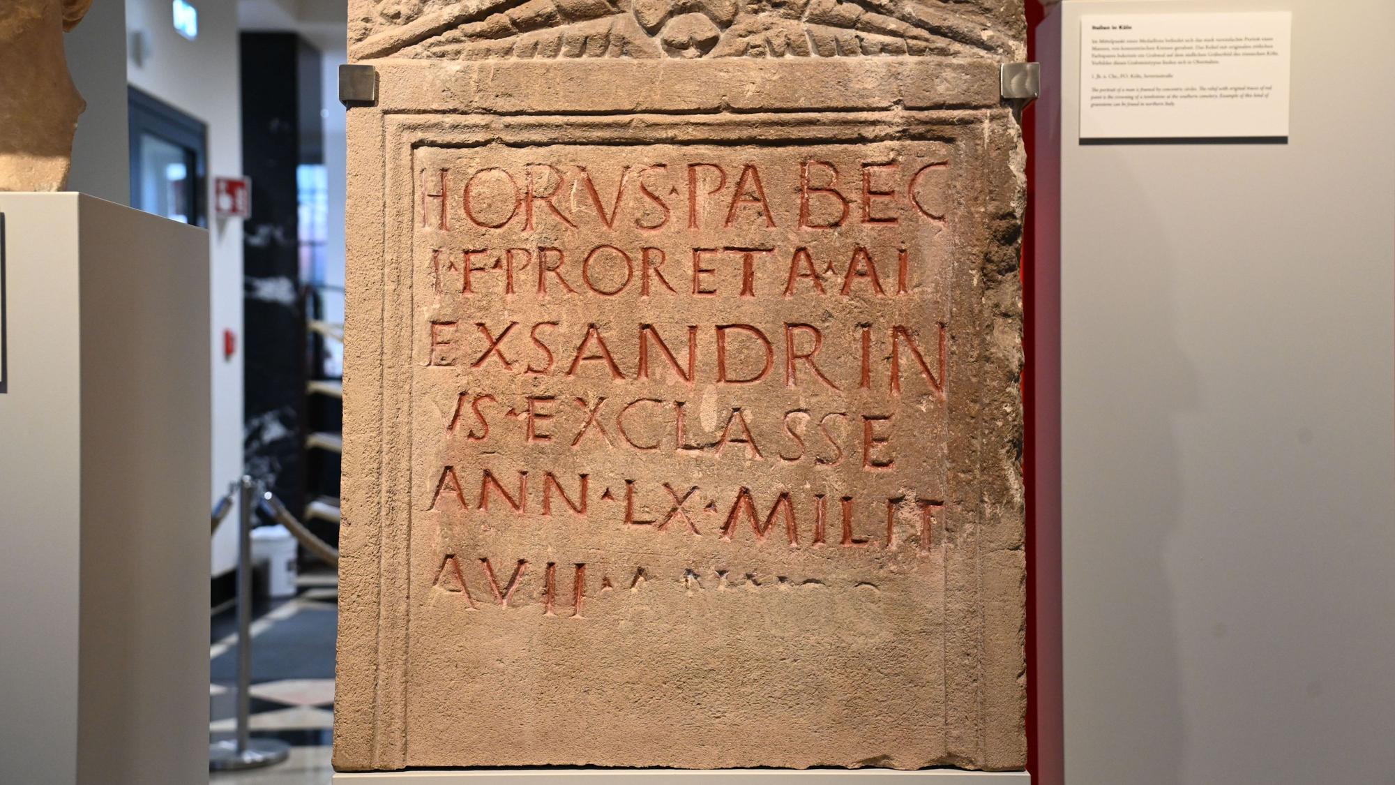 Grabstein für den Rheinschiffer Horus im Römisch-Germanischen Museum (RGM)