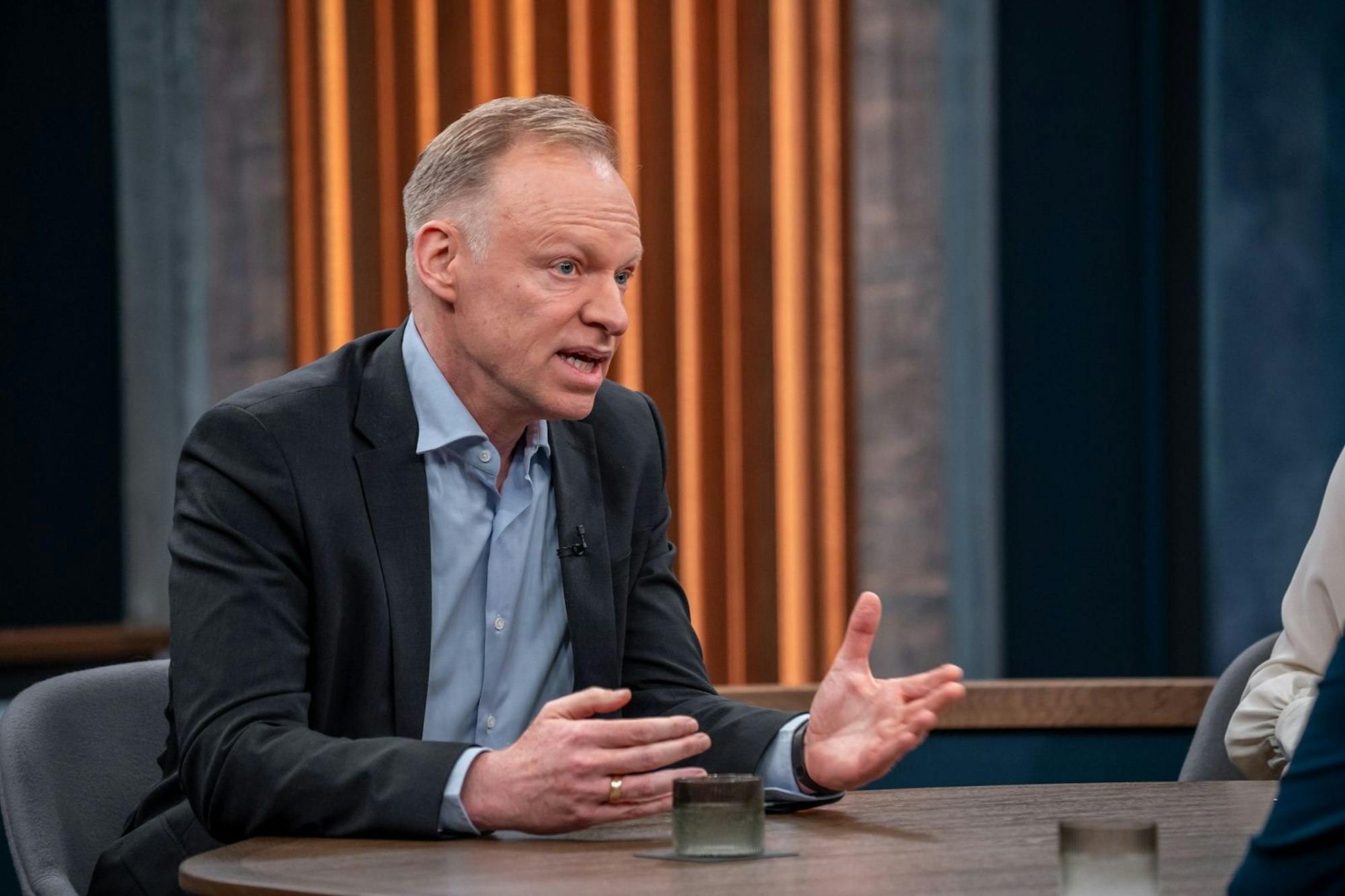 Der Ökonom Clemens Fuest teilt die Bedenken der jungen CDU-Rebellen gegen das geplante Rentenpaket. (Bild: ARD/Thomas Ernst)
