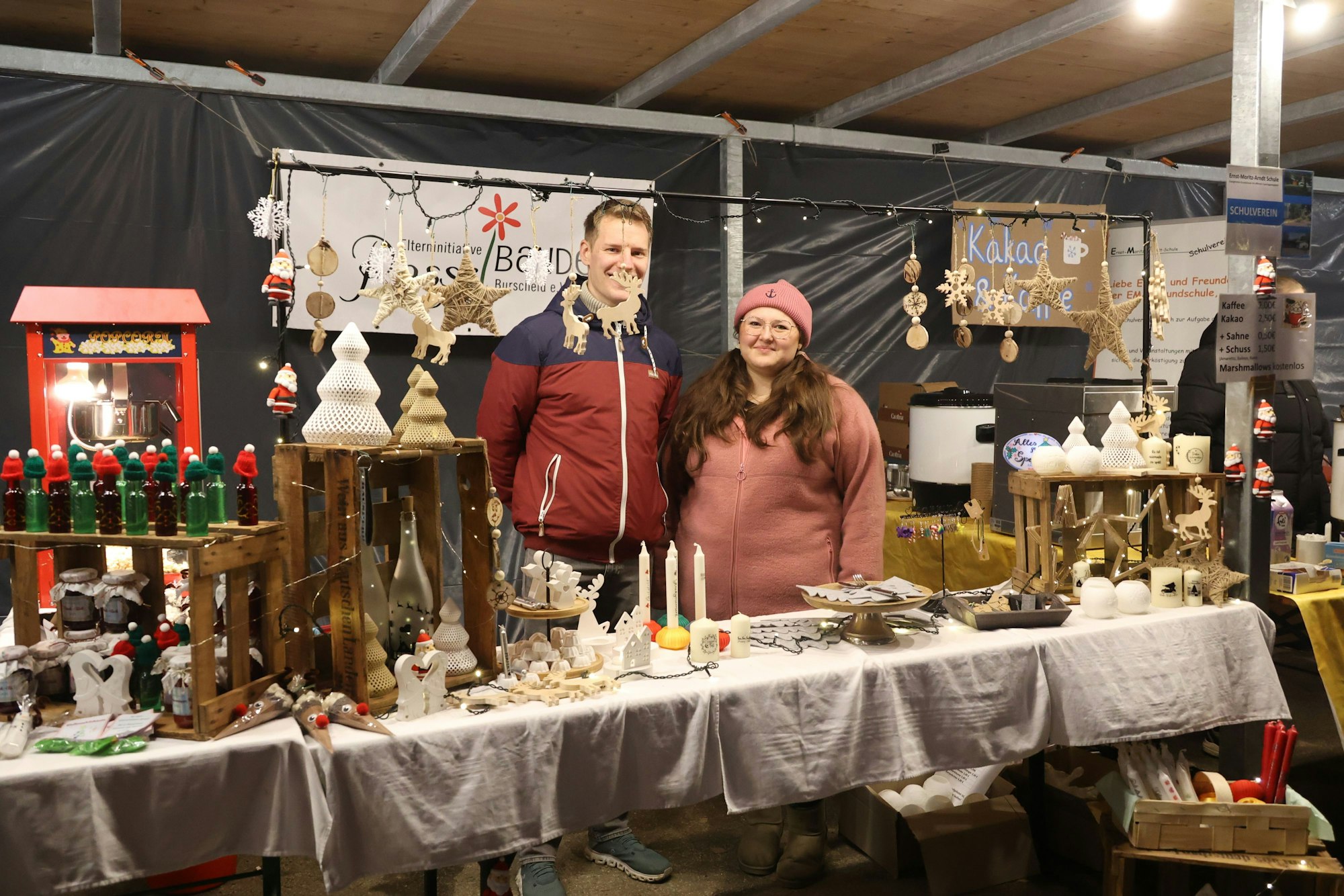 Auch Severin Schulz und Eileen Markus von der Elterninitiative Rasselbande beteiligten sich an dem Markt.