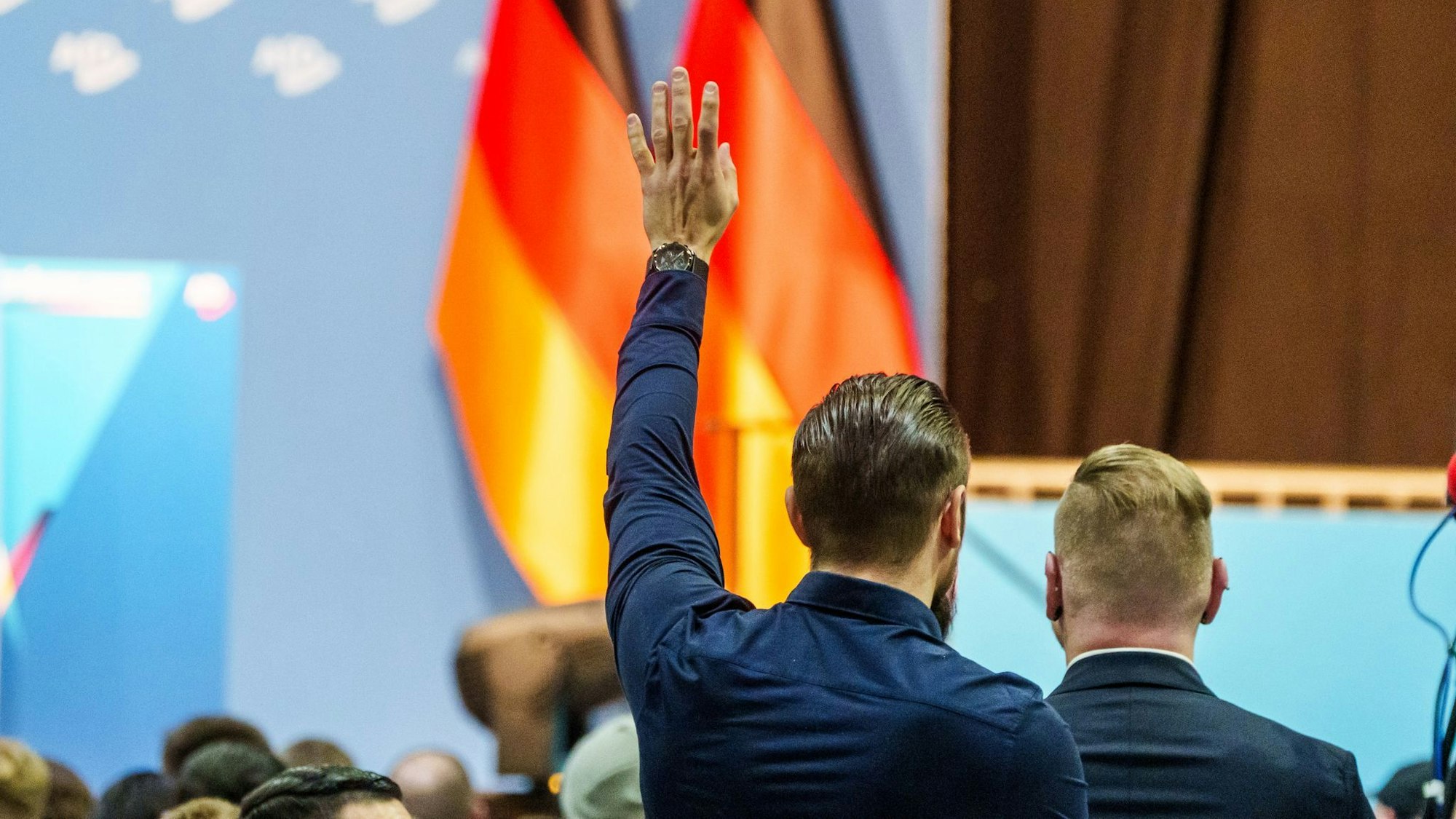 Eigentlich sollte alles glatt und professionell über die Bühne gehen, aber Alexander Eichwald brachte diesen Plan mit seiner Rede durcheinander.