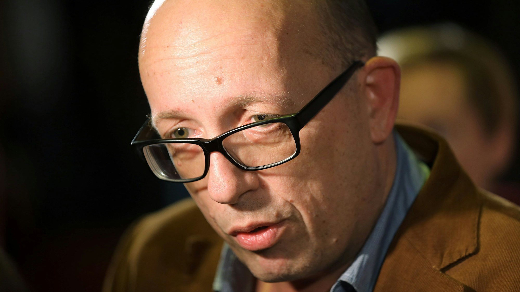 Regisseur Arne Birkenstock kommt am 25.02.2014 in Köln (Nordrhein-Westfalen) zur Premiere des Films «Beltracchi - Die Kunst der Fälschung» in Köln. Foto: Oliver Berg/dpa ++