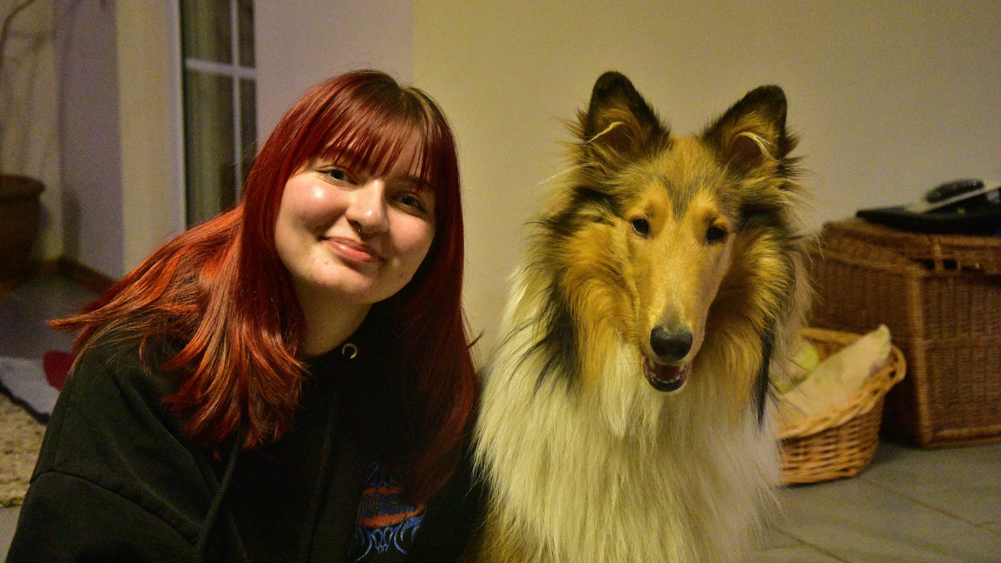 Lea Praus mit ihrem einjährigen Hund James.