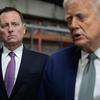 Der ehemalige US-Botschafter in Deutschland, Richard Grenell, zusammen mit US-Präsident Donald Trump. Grenell hat nun die Deutsche Welle scharf attackiert. (Archivbild)