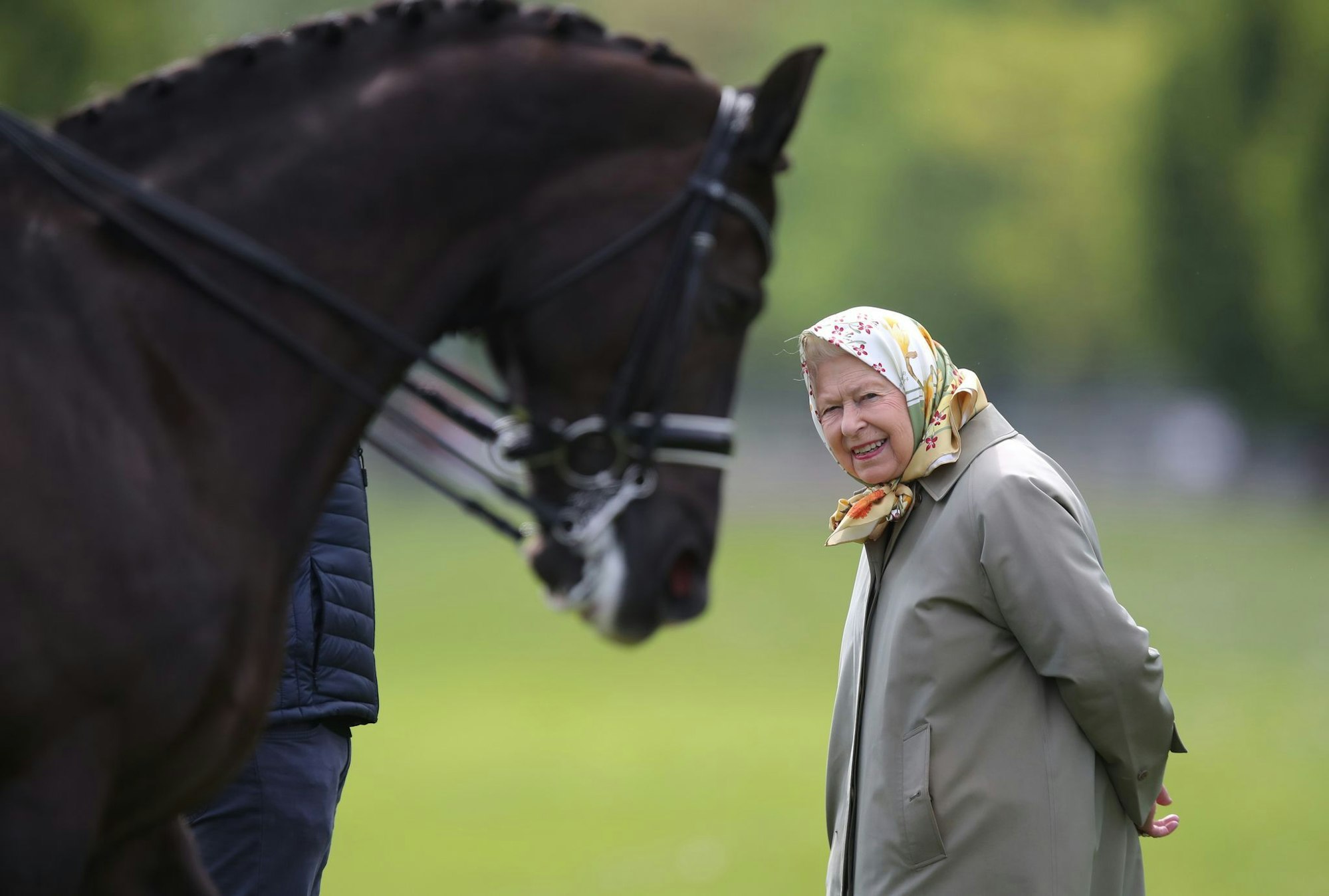 Das Weltklasse-Dressurpferd Valegro - hier 2022 mit Königin Elizabeth II. - ist gestorben. (Archivfoto)