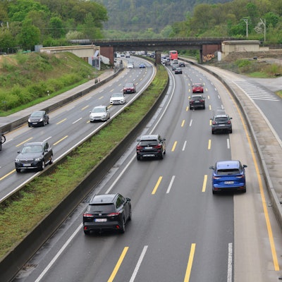Das Bild zeigt den Baustellenbereich der A4 bei Frechen.