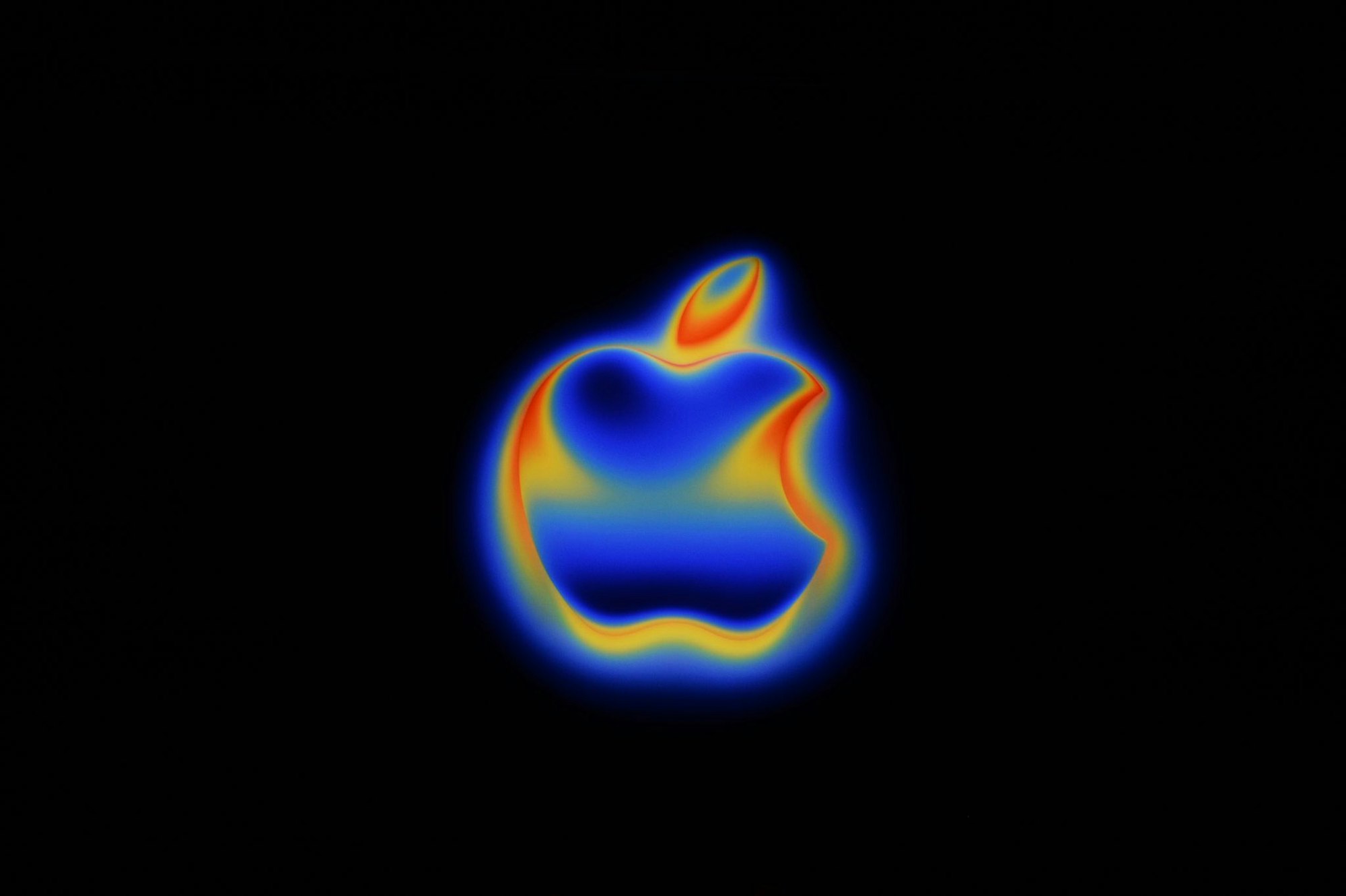 Apple versprach eine mit KI verbesserte Siri-Version, die auf sich warten lässt.