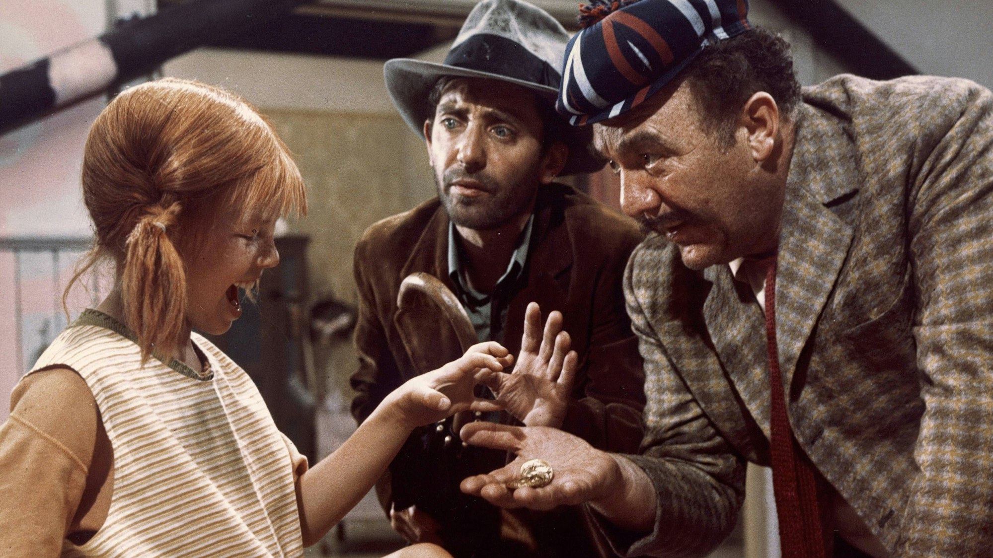 Hans Clarin und Paul Esser als die beiden Landstreicher Donner-Karlsson und Blom mit Inger Nilsson als Pippi Langstrumpf in der Verfilmung von 1968 unter der Regie von Olle Hellbom.