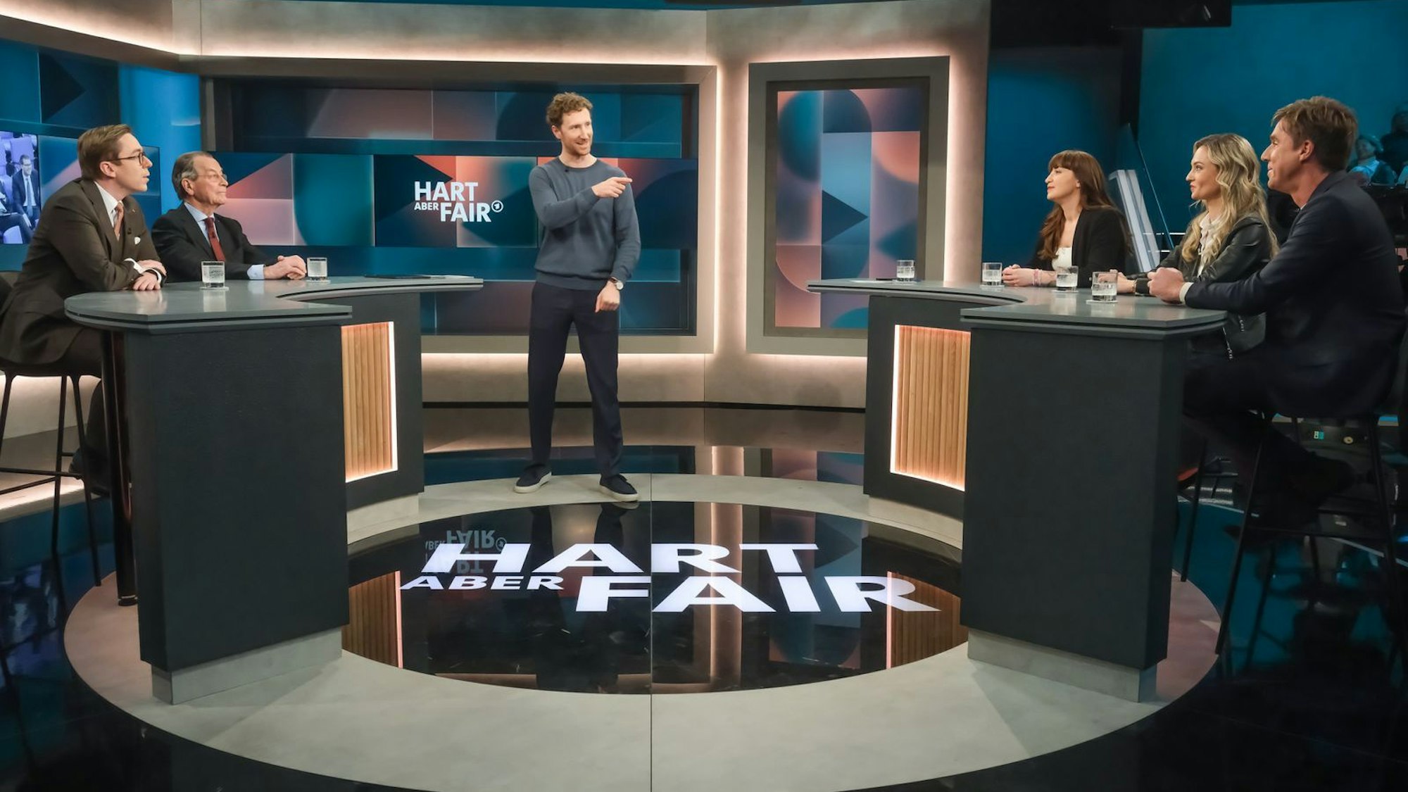 Am Montagabend war das Thema bei „Hart aber fair“: „Zwischen Rentenstreit und Reformstau: Kriegt Kanzler Merz das hin?“
(Bild: WDR/ Oliver Ziebe )