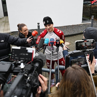 03.12.2025, xophax, Fussball 1.Bundesliga Saison 2025 / 2026 1.FC Köln ,Training Mixzone , Said El Mala , Journalisten , Handyvideos Köln *** 03 12 2025, xophax, Soccer 1 Bundesliga Season 2025 2026 1 FC Köln ,Training Mixzone , Said El Mala , Journalists , Mobile Videos Cologne