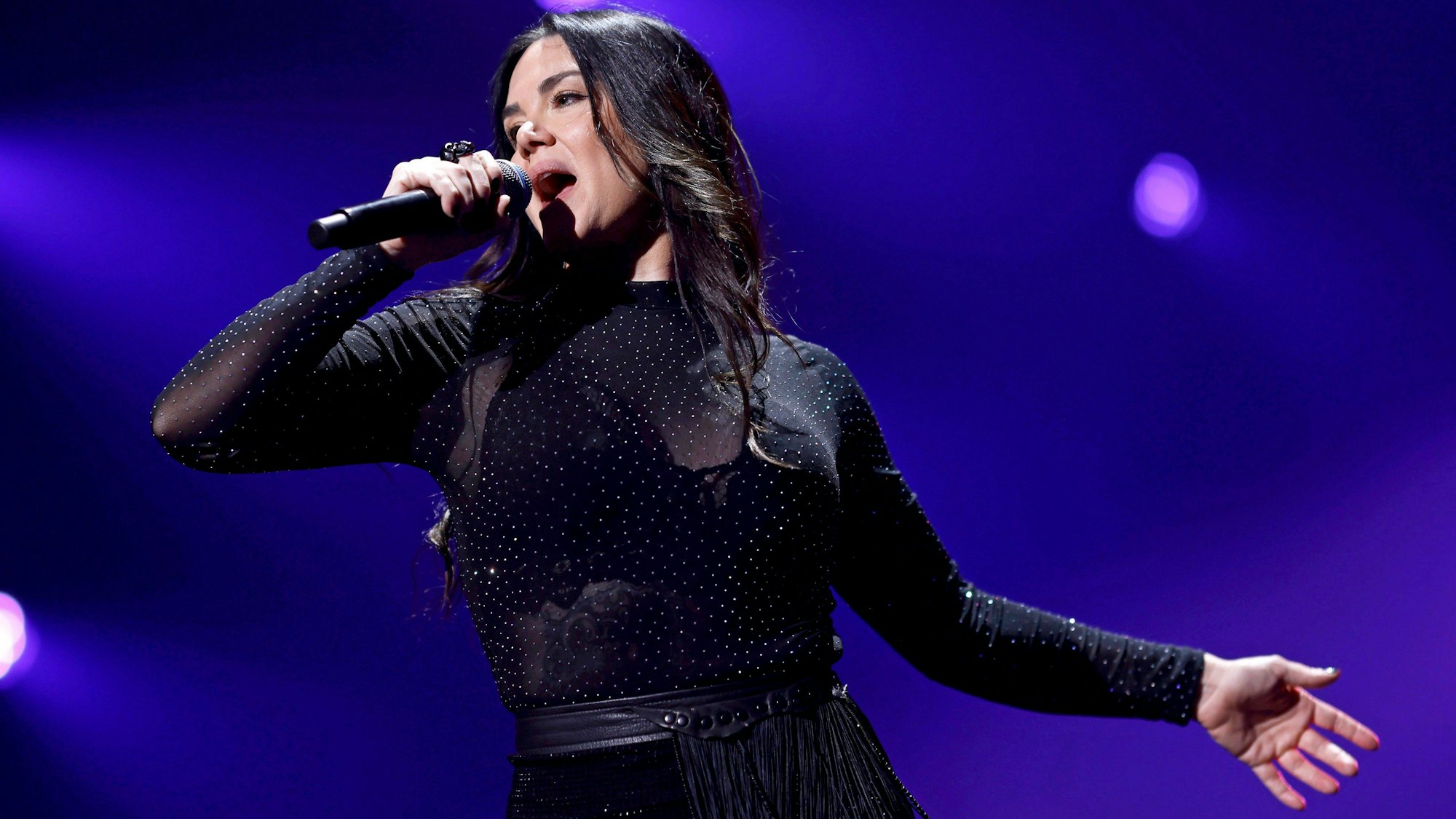 Sängerin Vanessa Amorosi bei der 30. Night of the Proms 2024 in der Lanxess Arena. Köln, 20.12.2024 NRW Deutschland *** Singer Vanessa Amorosi at the 30 Night of the Proms 2024 in the Lanxess Arena Cologne, 20 12 2024 NRW Germany Copyright: xChristophxHardtx