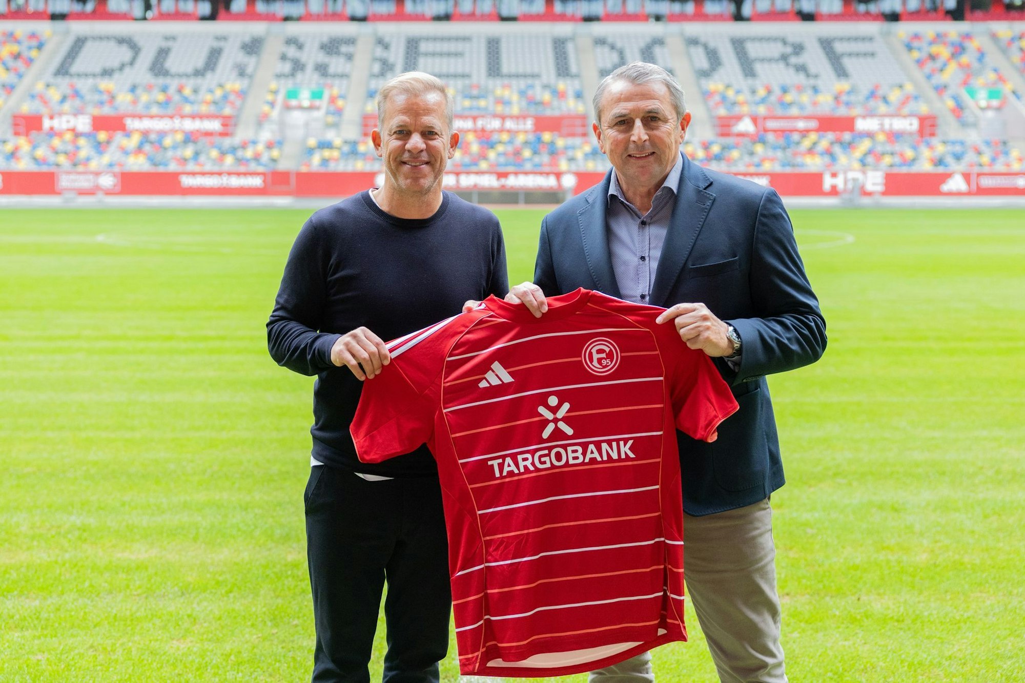 Allofs und Anfang bei der Trainervorstellung. (Archivbild)