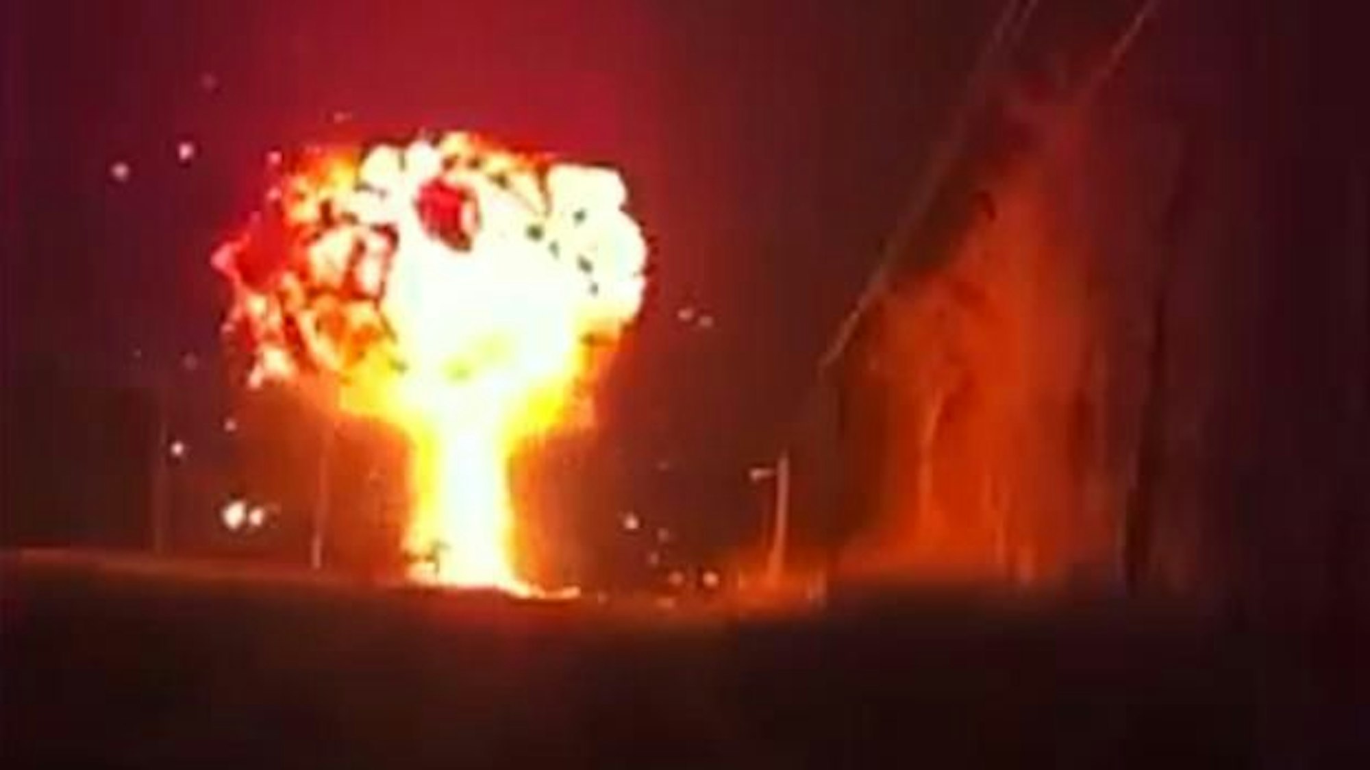 Auf einem in sozialen Netzwerken kursierenden Video soll eine Explosion an der Druschba-Pipleline am 1. Dezember zu sehen sein.