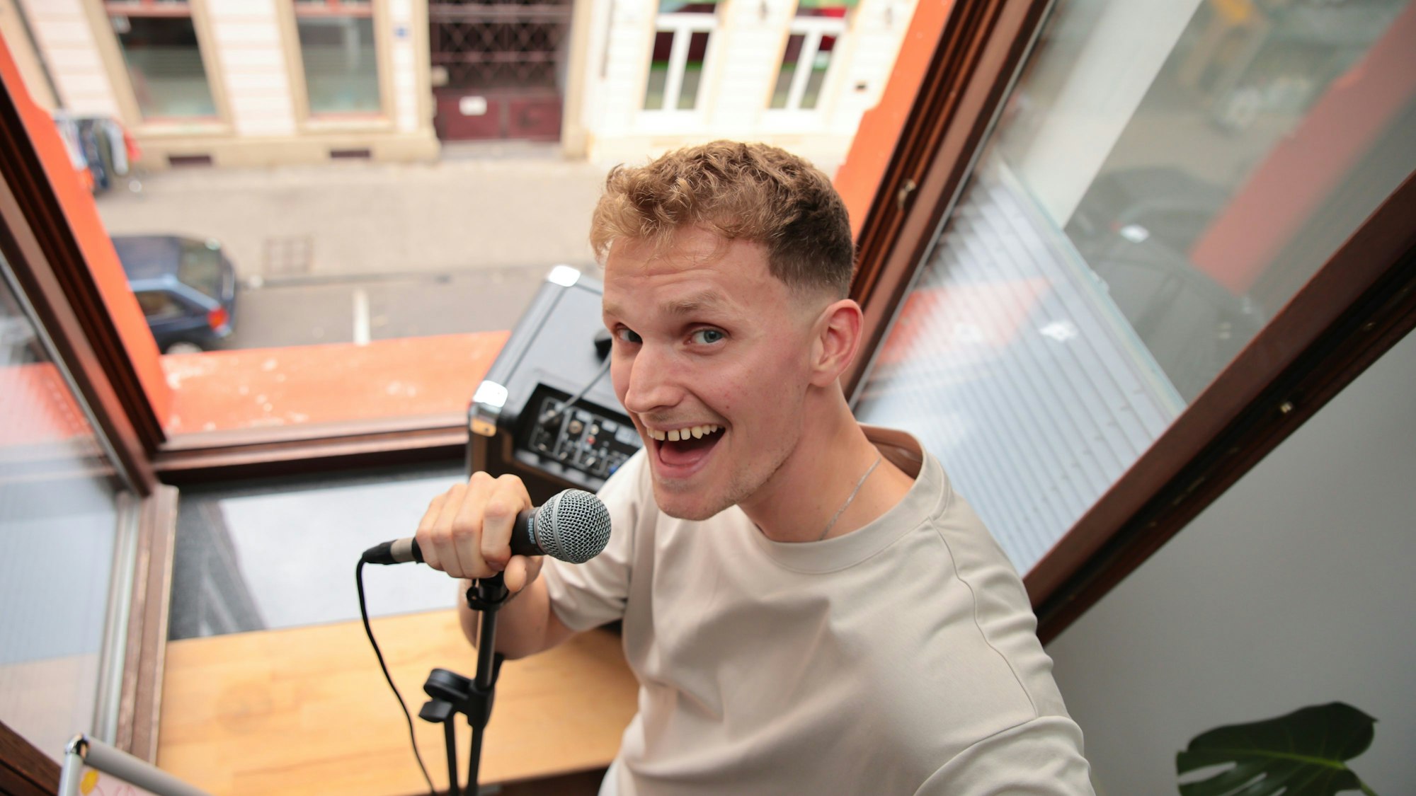 Statt nur aus dem Fenster singt Savoy jetzt auf dem Weihnachtsmarkt. (Archivbild)