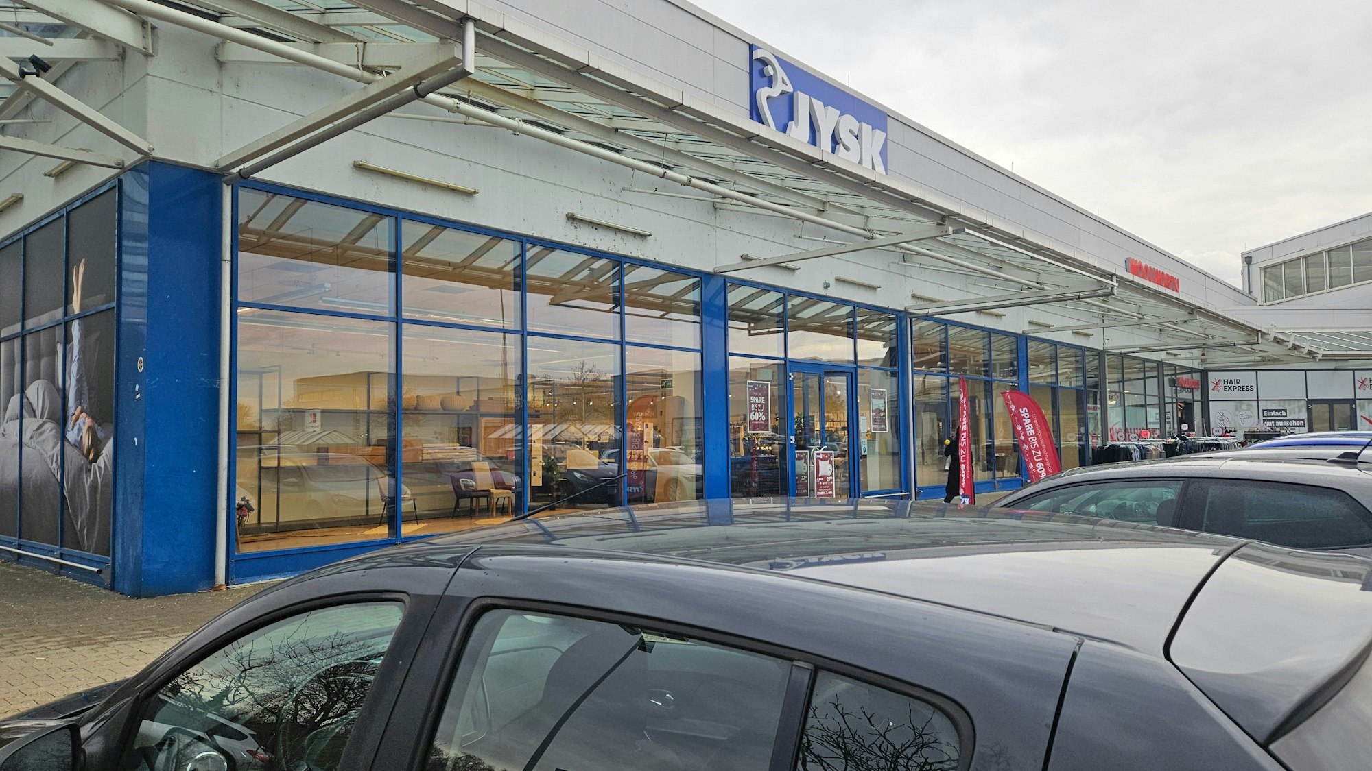 Zu sehen ist die Bedburger Filiale des Unternehmens Jysk.