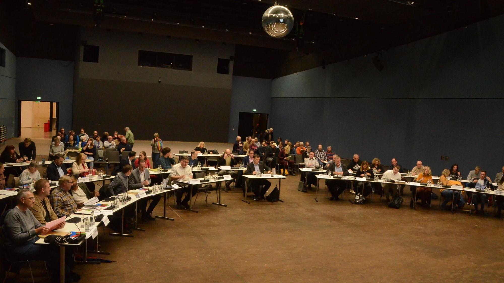 Sitzung Stadtrat Troisdorf 2. Dezember 2025 Stadthalle