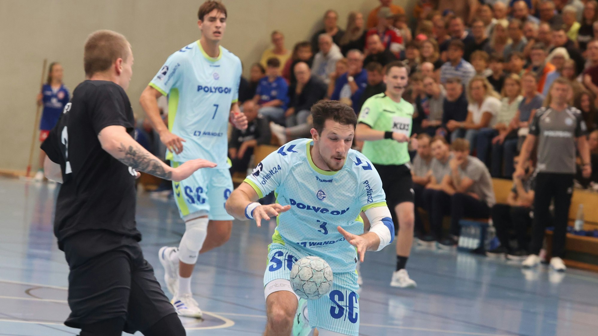 Joao Gomes sprintet nach dem Ball.