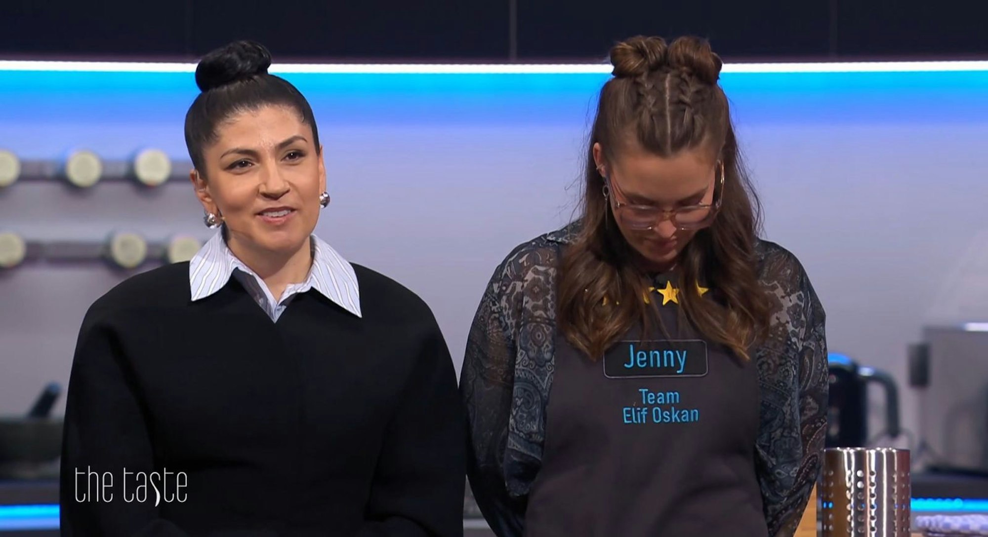 Angst vor dem Teamkochen-Fluch: Wird wieder Jennys Löffel geschickt - und landet sie abermals auf dem letzten Platz? (Bild: Joyn/Screenshot)