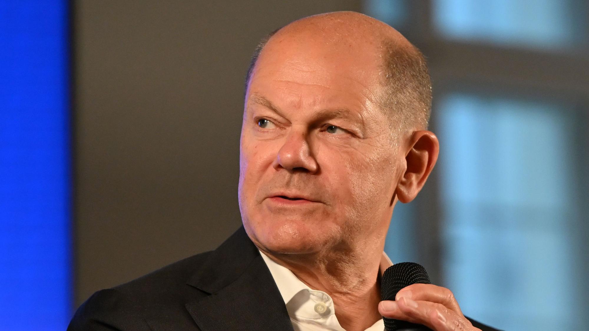 Olaf Scholz wird die Bücher seines Lebens vorstellen.