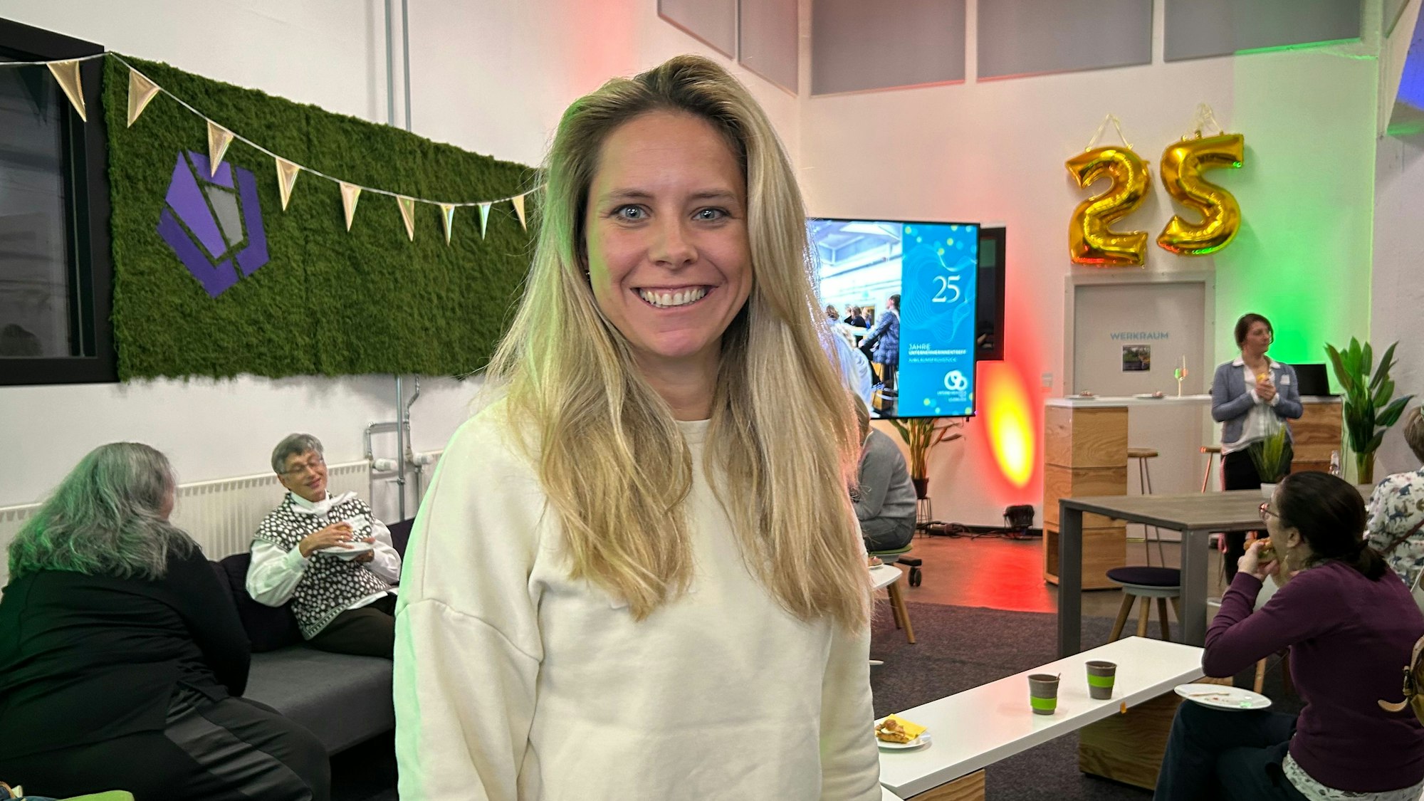 Mara Dohr, Gründerin der Marken „Schmierzeug“ und „Löwenstöpsel“, beschreibt die Treffen als wichtigen Anker in ihrem Arbeitsalltag