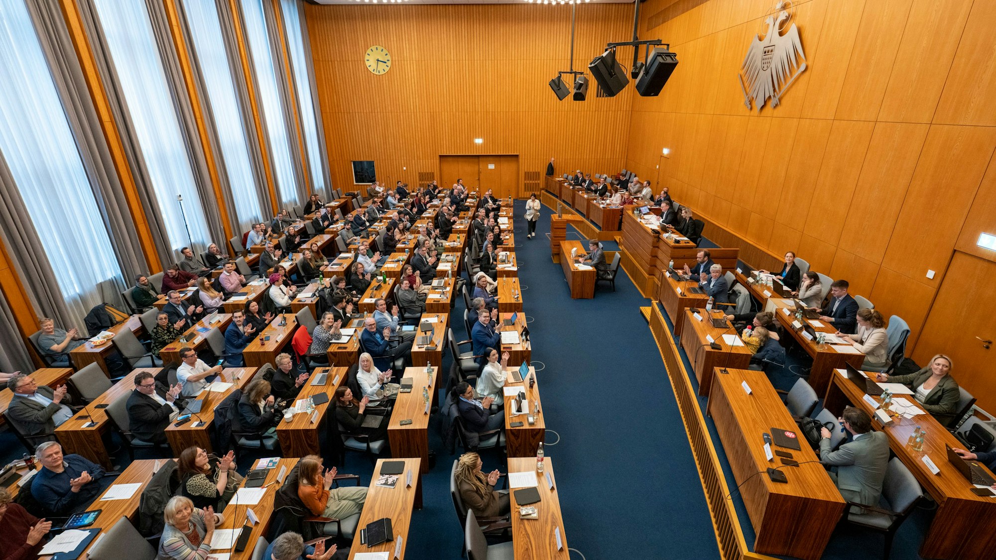 13.11.2025, Köln: Im Ratsaal findet eine Sitzung des Stadtrats statt. Foto: Uwe Weiser