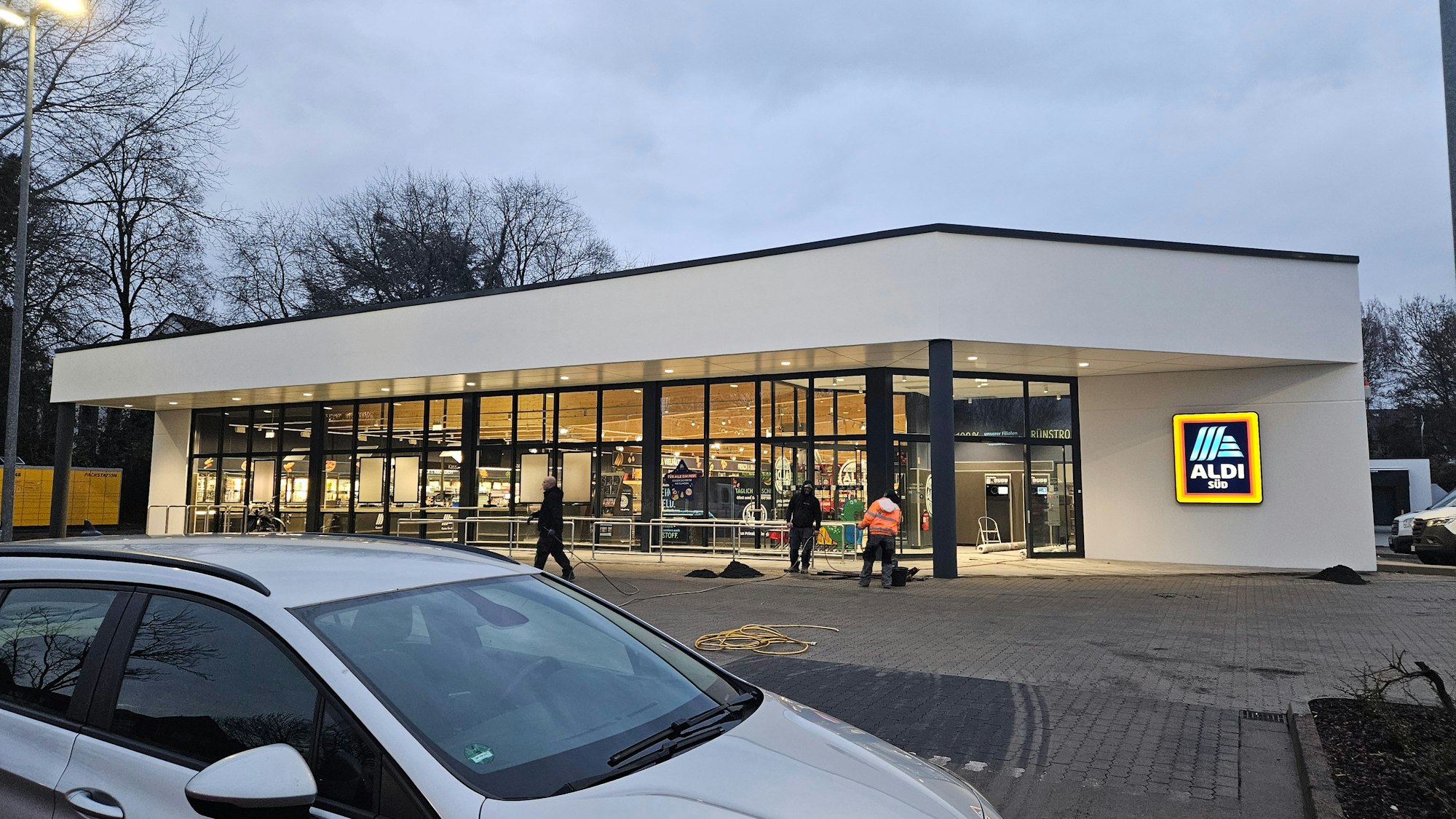 Zu sehen ist ein neues Aldi-Gebäude.