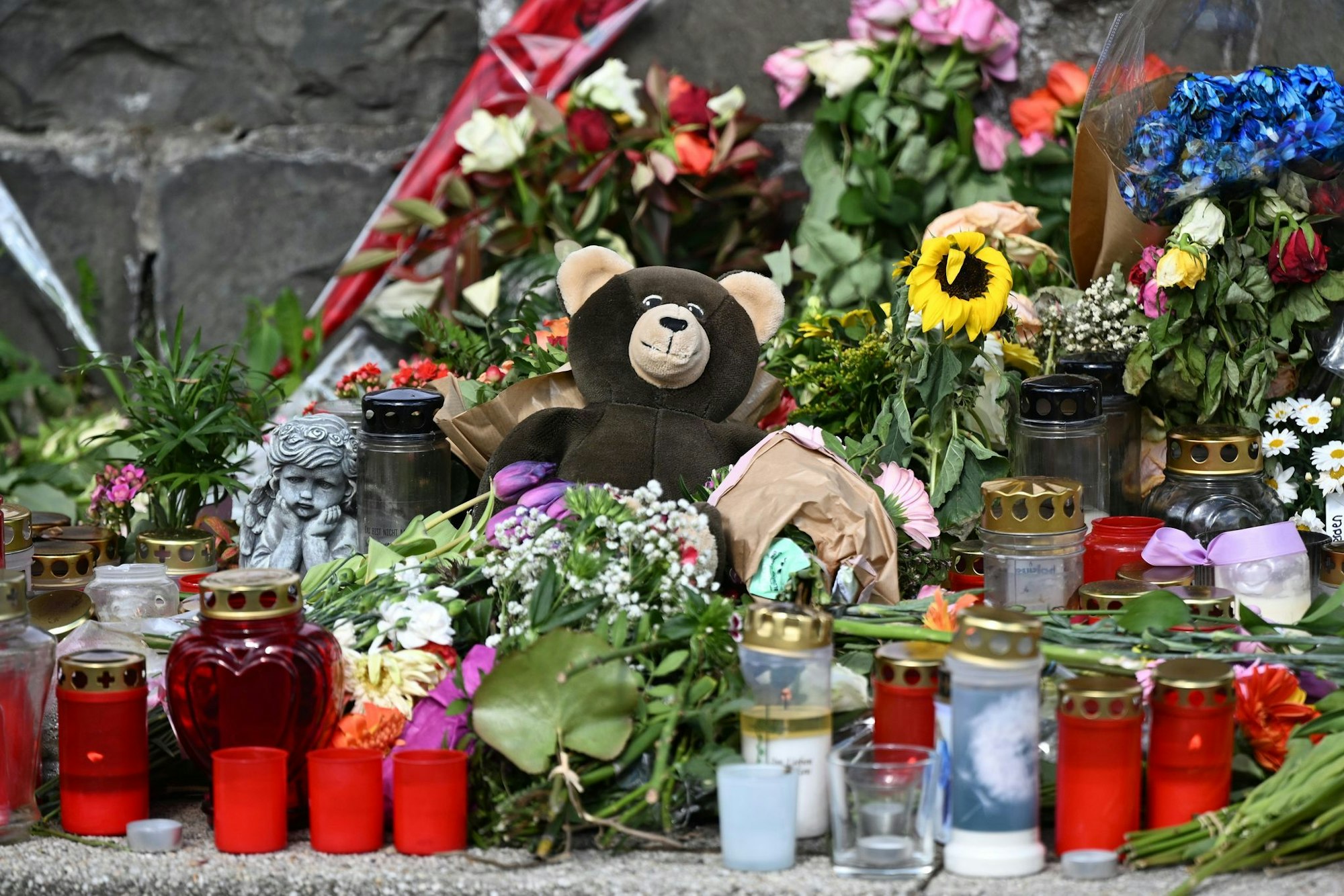 Ein 24-Jähriger hat an dieser Stelle zwei junge Frauen in Remscheid mit dem Auto erfasst. (Archivbild)