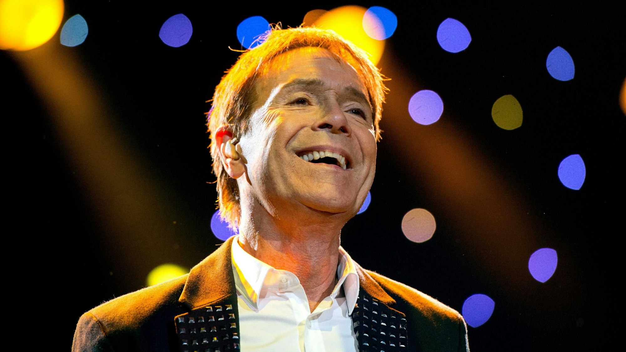 Cliff Richard im Rampenlicht.