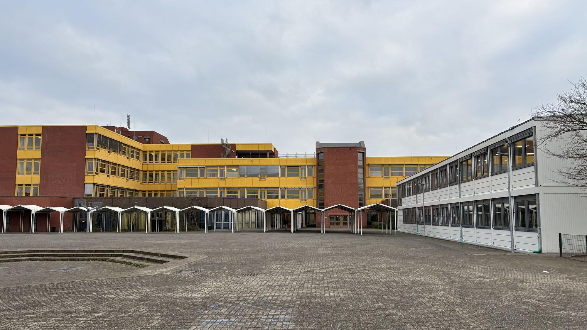 Das Gymnasium Pesch wird erweitert.
