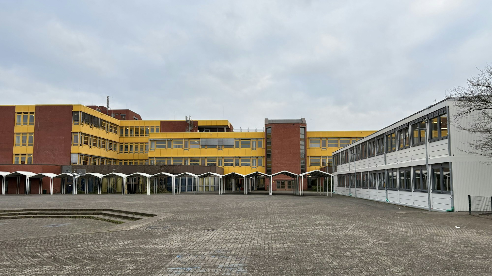 Das Gymnasium Pesch wird erweitert.