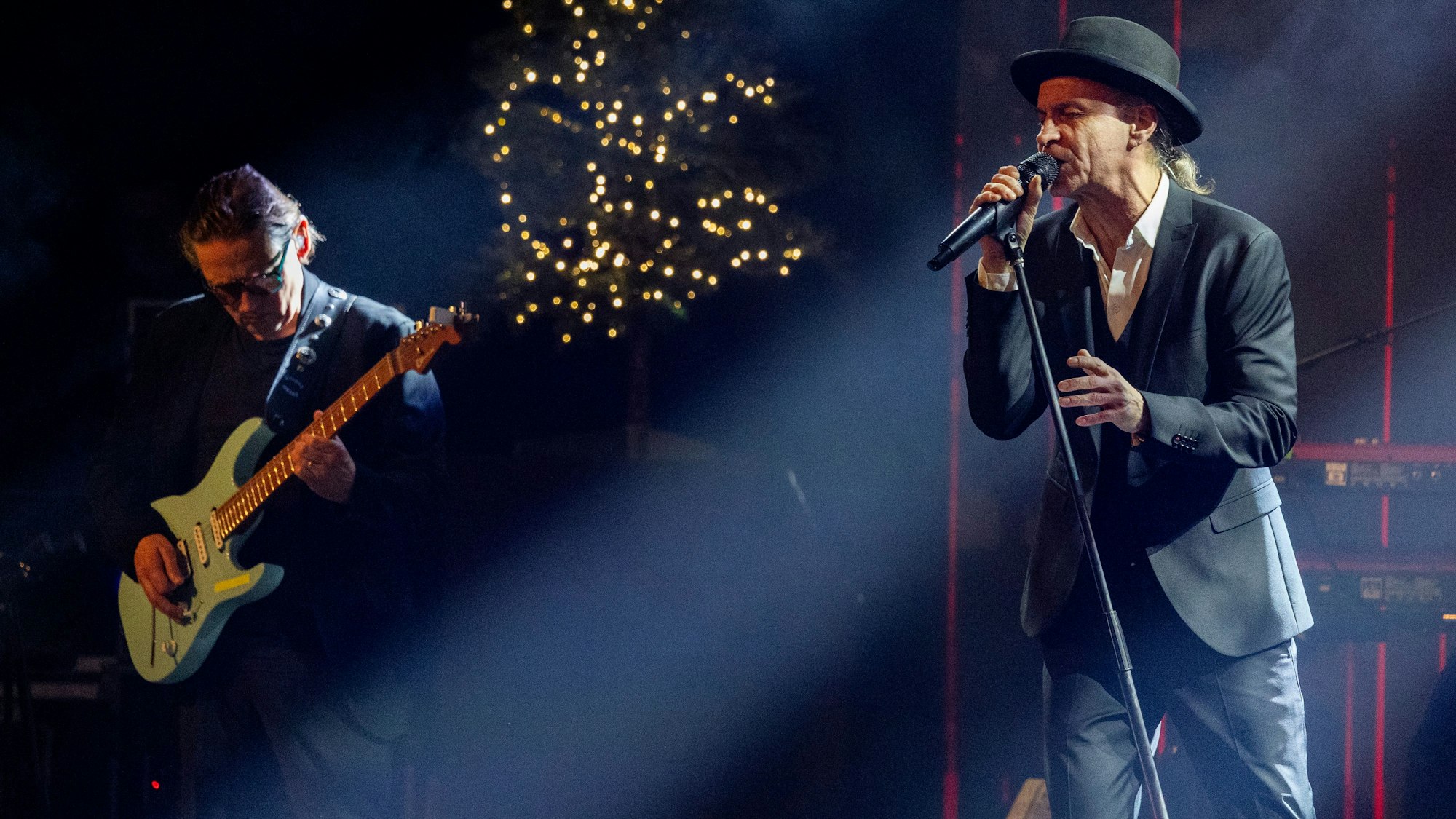 Das Weihnachtskonzert 2.0 von Brings im Theater am Tanzbrunnen.