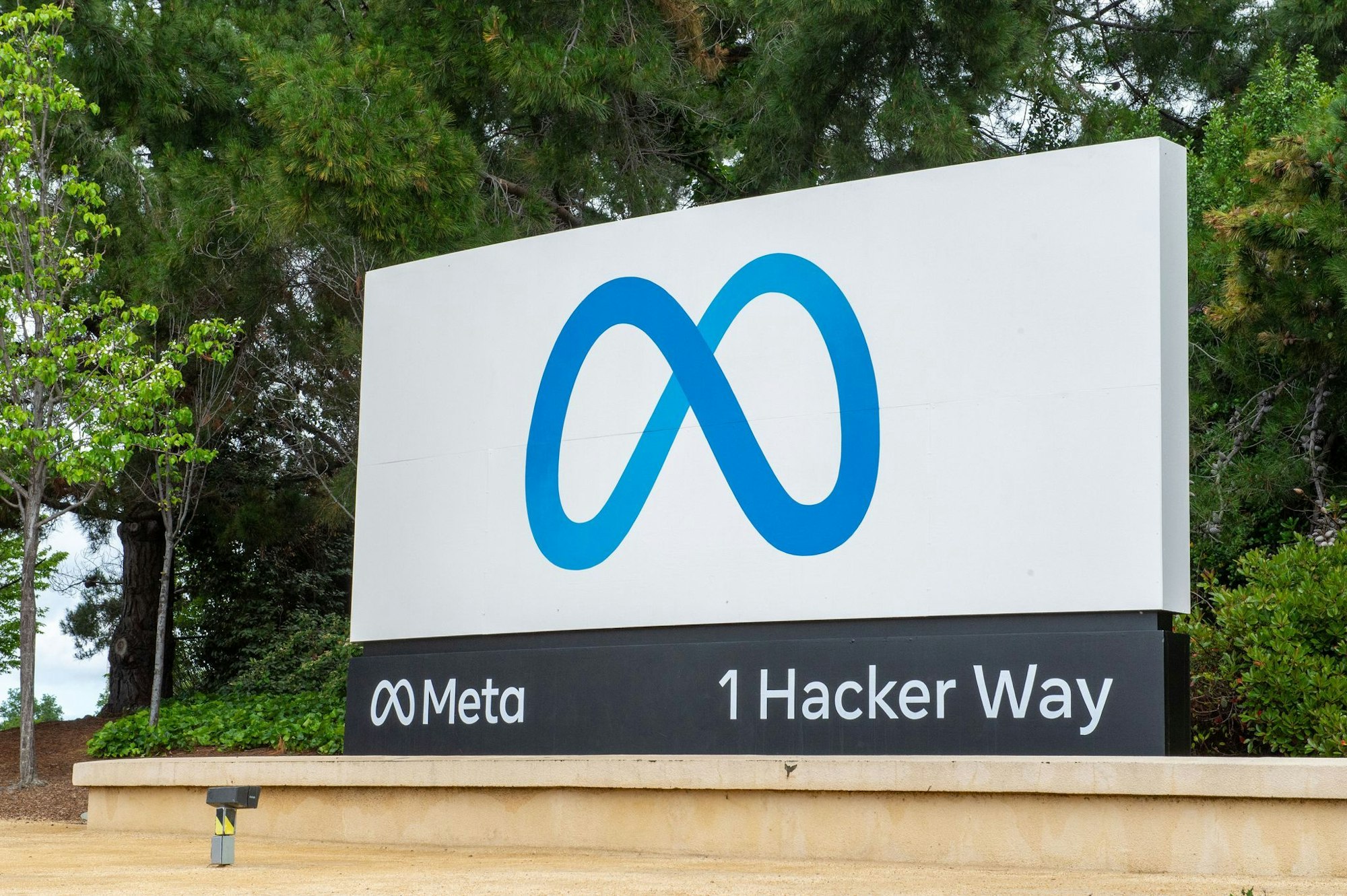 Meta setzt aktuell auf Brillen mit Kameras, die der KI mehr Informationen liefern sollen. (Archivbild)