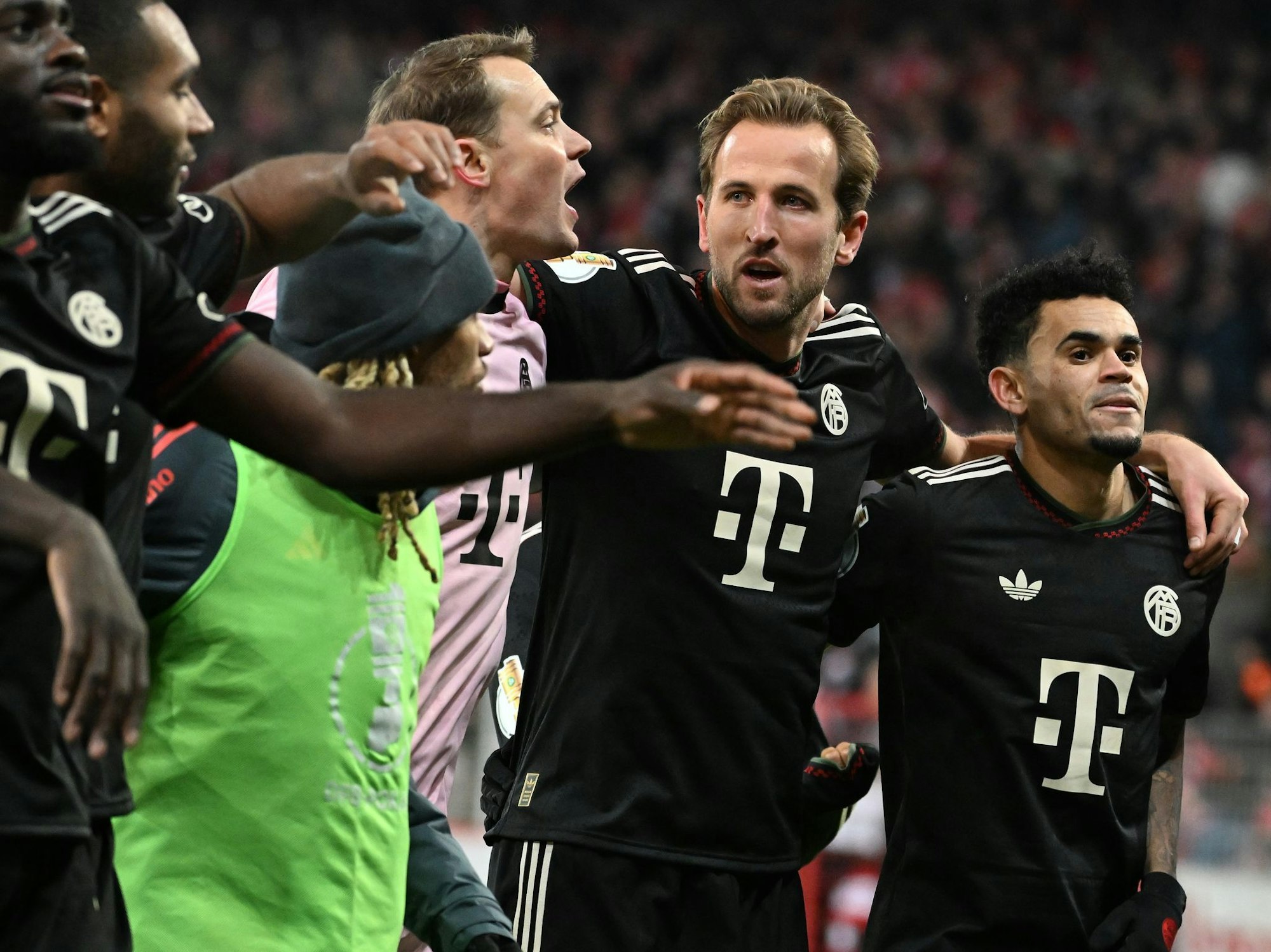 Erst zittern, dann feiern: Die Bayern gewannen knapp.