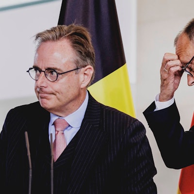 Bart De Wever, Ministerpräsident von Belgien, zusammen mit Bundeskanzler Friedrich Merz bei einer Pressekonferenz. (Archivbild)