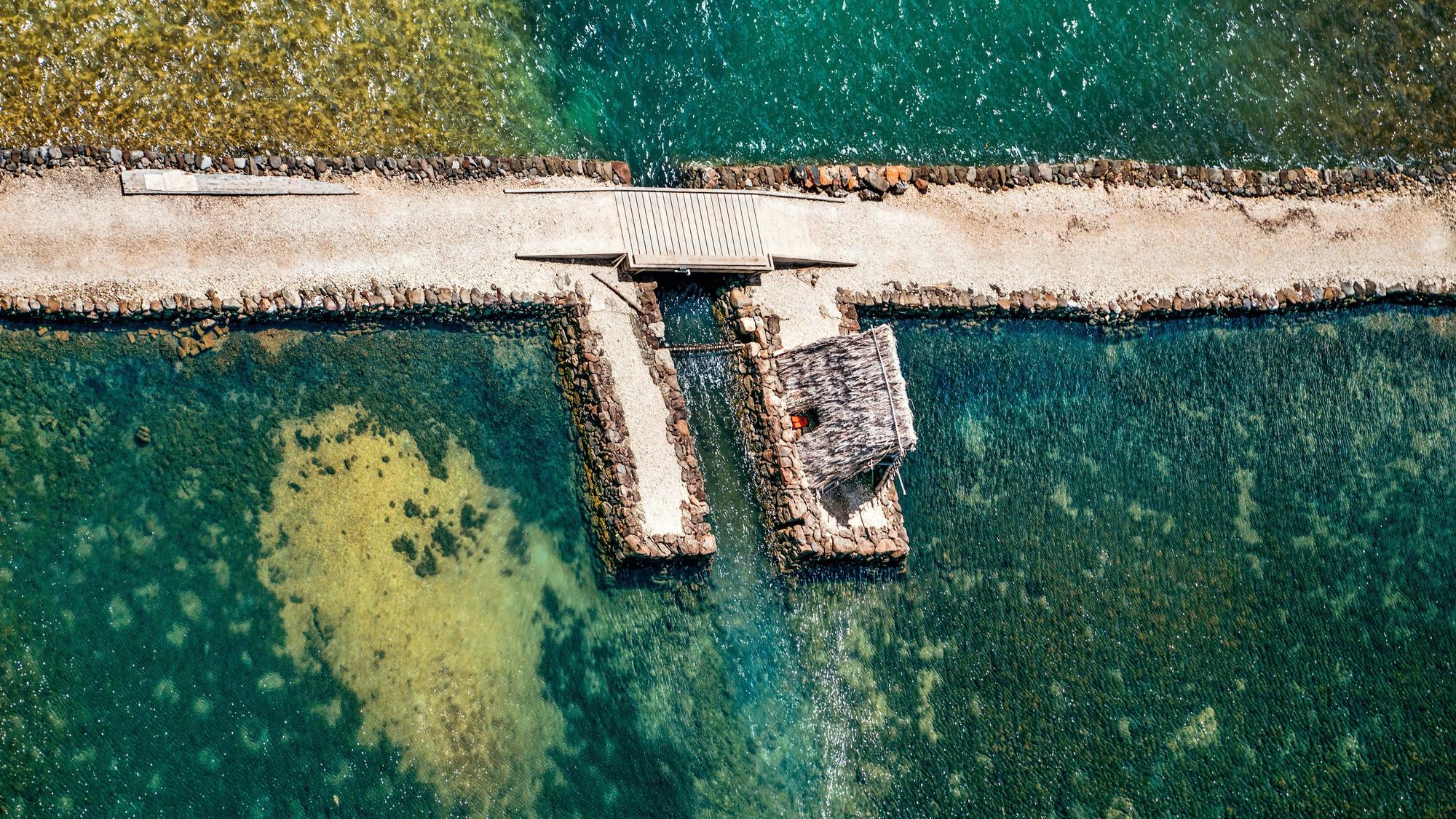 Entlang der Küsten und Binnengewässer Hawaiis erstrecken sich die Loko i‘a, die traditionellen hawaiianischen Fischteiche
