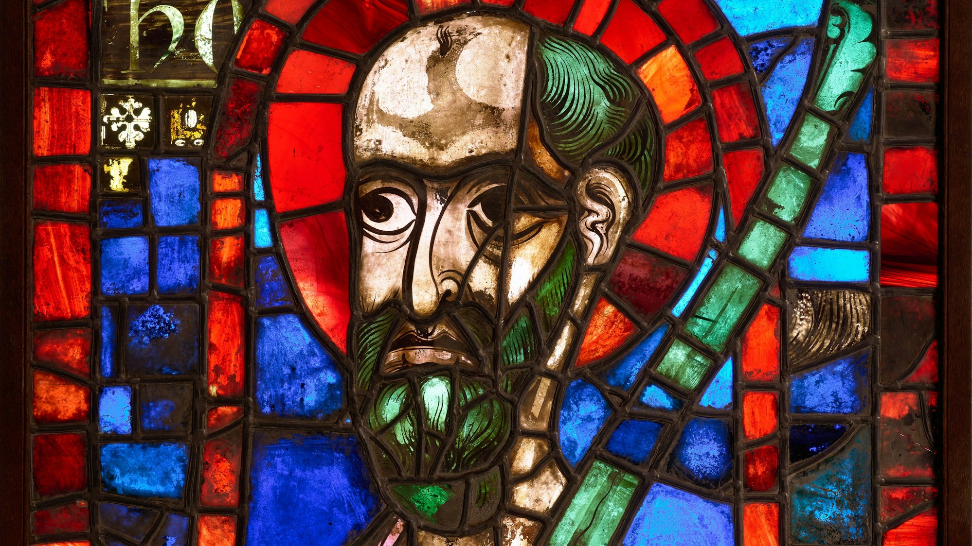 In der Ausstellung „ Licht in dunklen Zeiten Glasmalerei“ im Museum Schnütgen geht es um Glasmalerei.