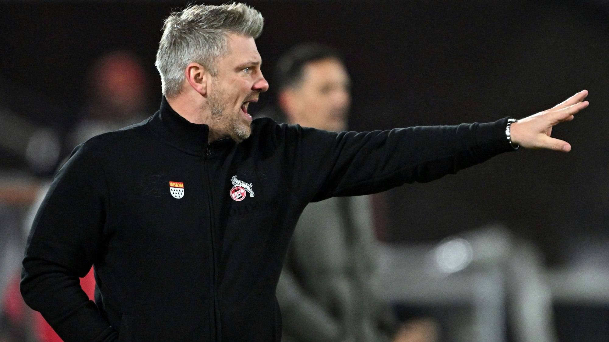 Lukas Kwasniok hat den Pokalauftritt des FC St. Pauli beim 2:1 in Mönchengladbach im Stadion gesehen und war beeindruckt.