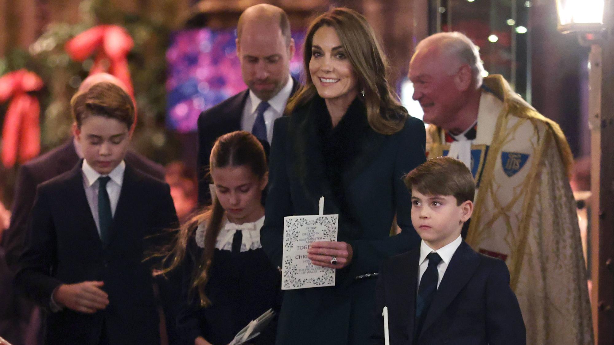 Auf diesen Anblick werden wir in Oslo verzichten müssen: Prinz William reist ohne seine Frau Prinzessin Kate oder die Kinder George, Charlotte und Louis zur Trauerfeier für König Harald von Norwegen.