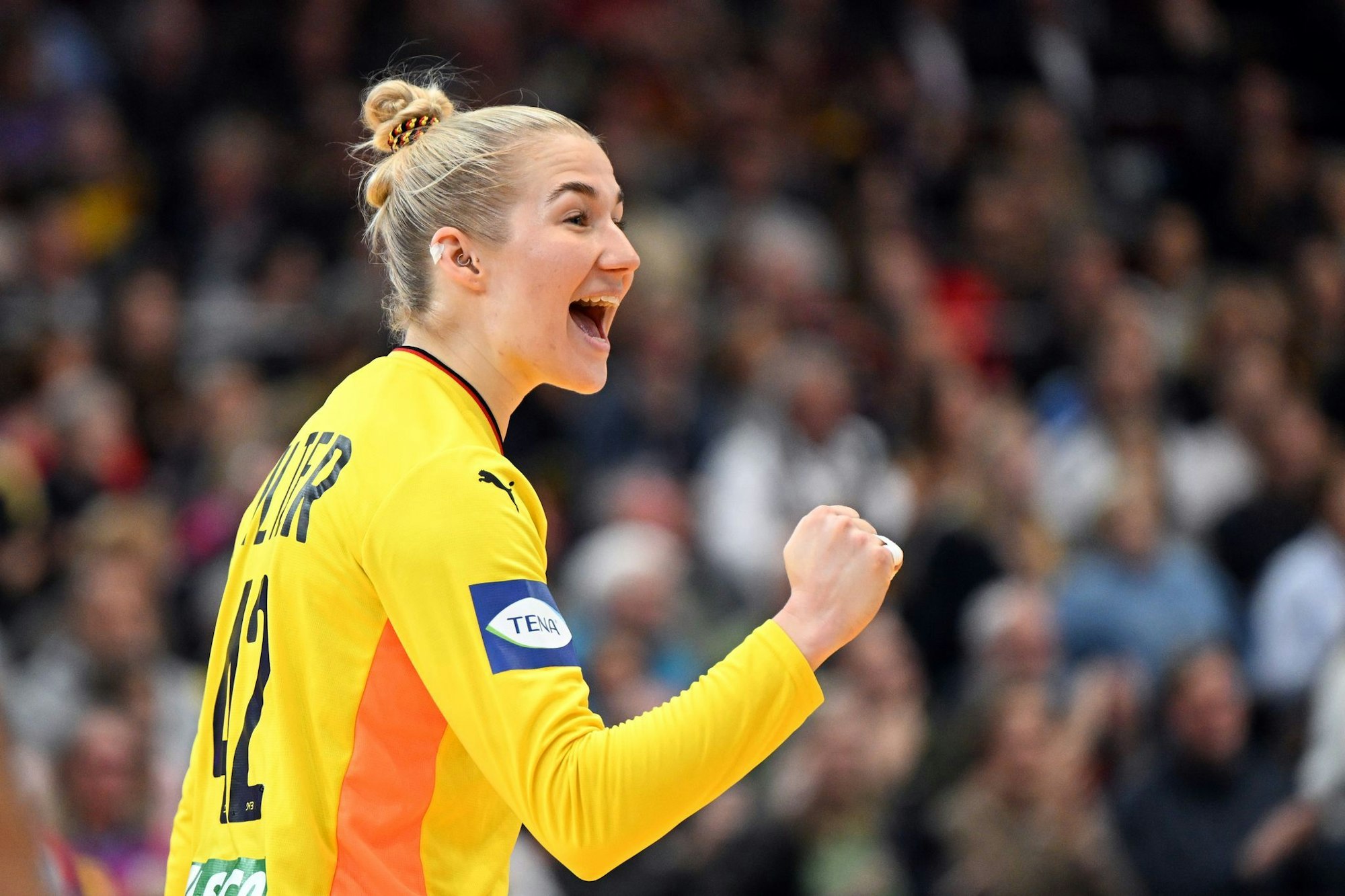 Meist mit einem lachen auf dem Parkett: DHB-Torfrau Katharina Filter.