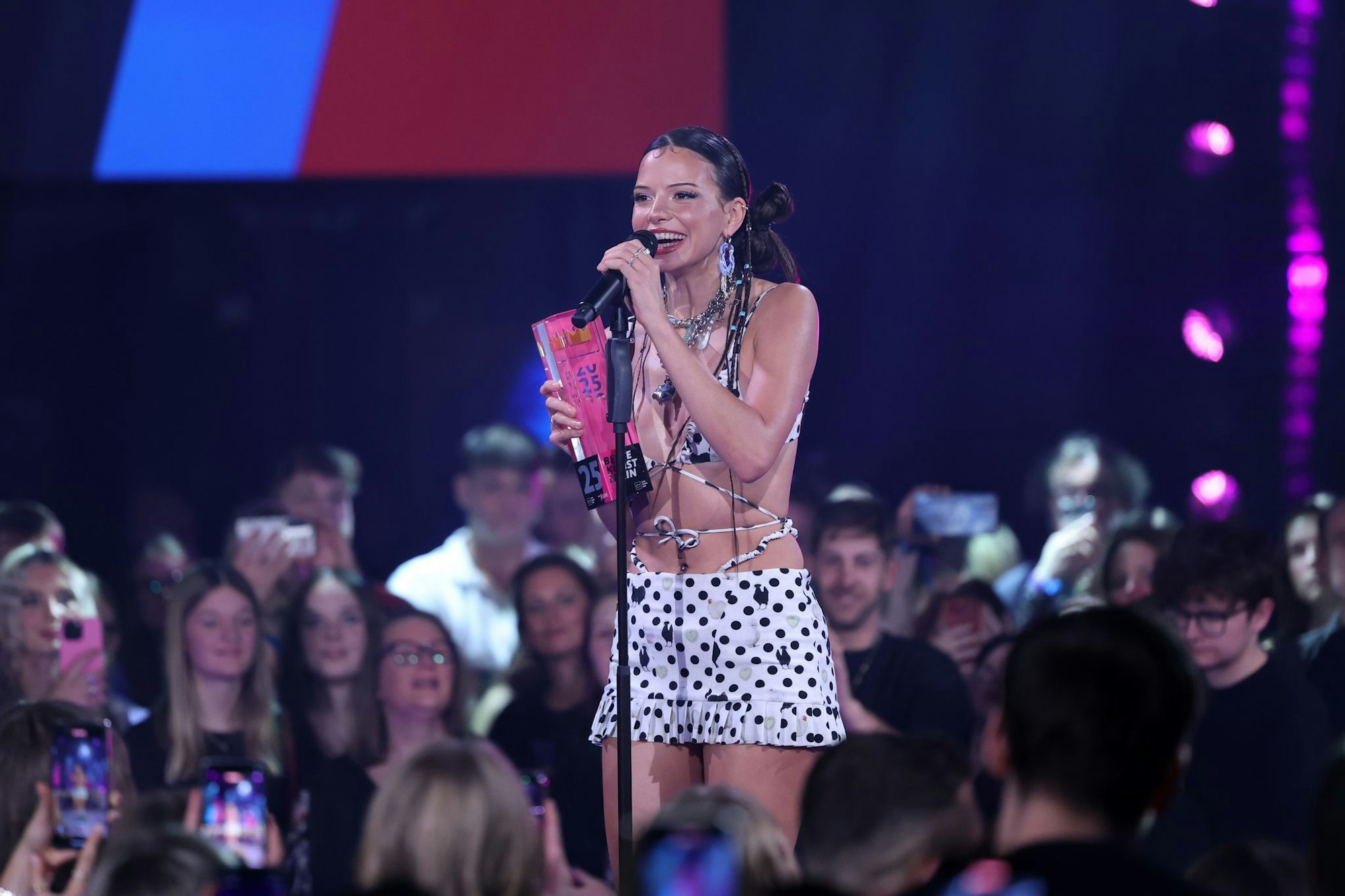 Kann sich auf treue Fans verlassen: Publikum hat Nina Chuba zur Künstlerin des Jahres gewählt.