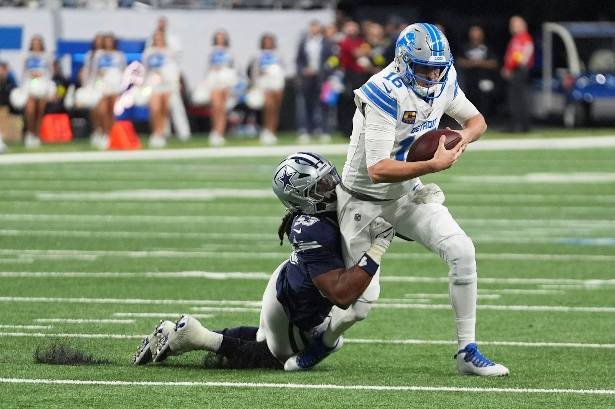 Quarterback Goff (rechts) und die Lions ließen sich von den Cowboys nicht aufhalten.