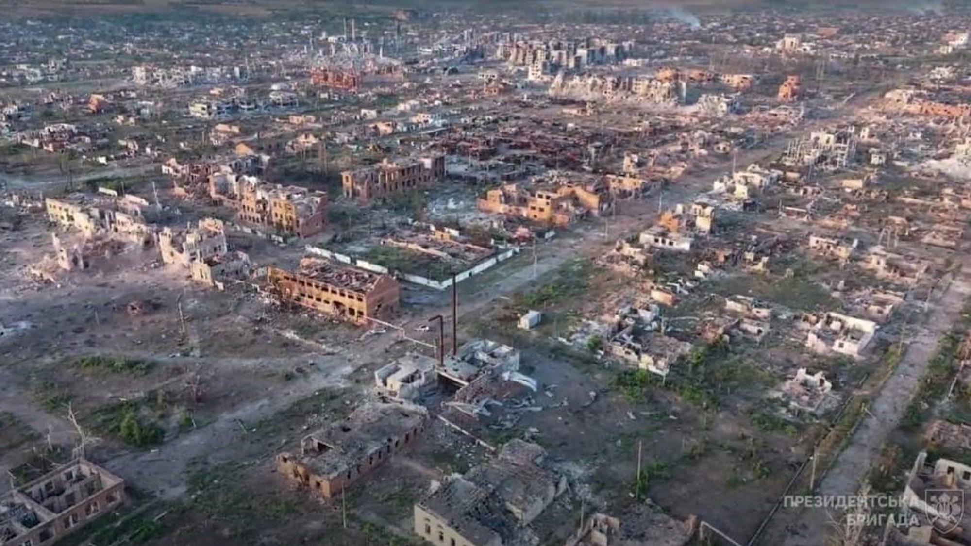 Die komplett zerstörte Stadt Woltschansk.