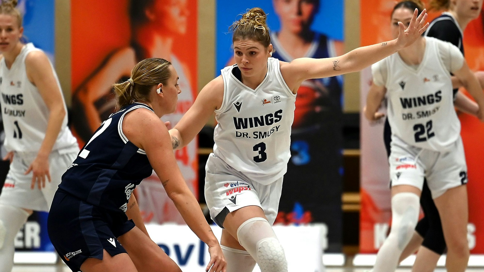 30.11.2025, Basketball-Wings Leverkusen-Elmsbüttel
rechts: Tesa Brugler (Leverkusen)
Foto: Uli Herhaus