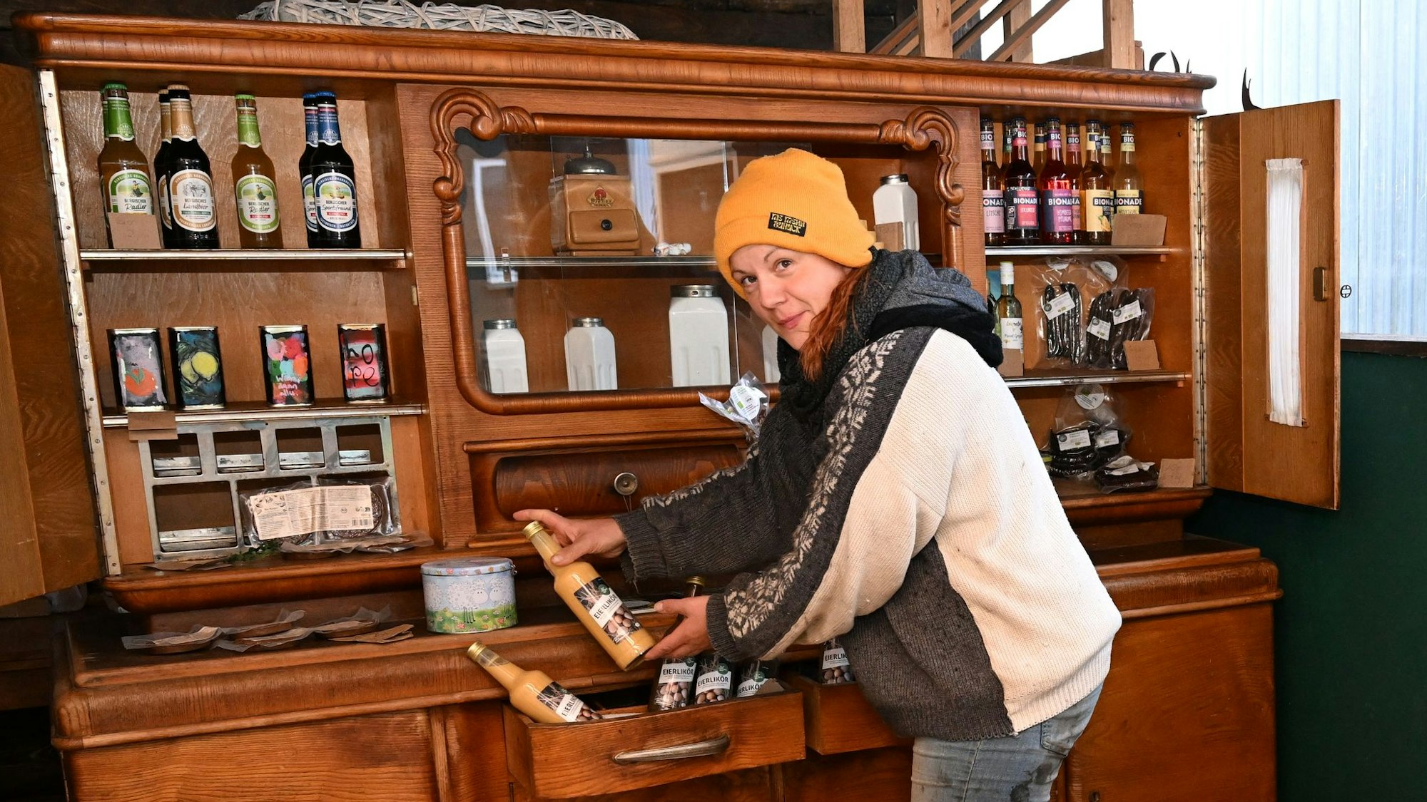 Bis zur Eröffnung des neuen Hofladens auf Gut Kremershof hat Rahel Kremershof in Wipperfürth-Wipperfeld noch einiges zu tun.