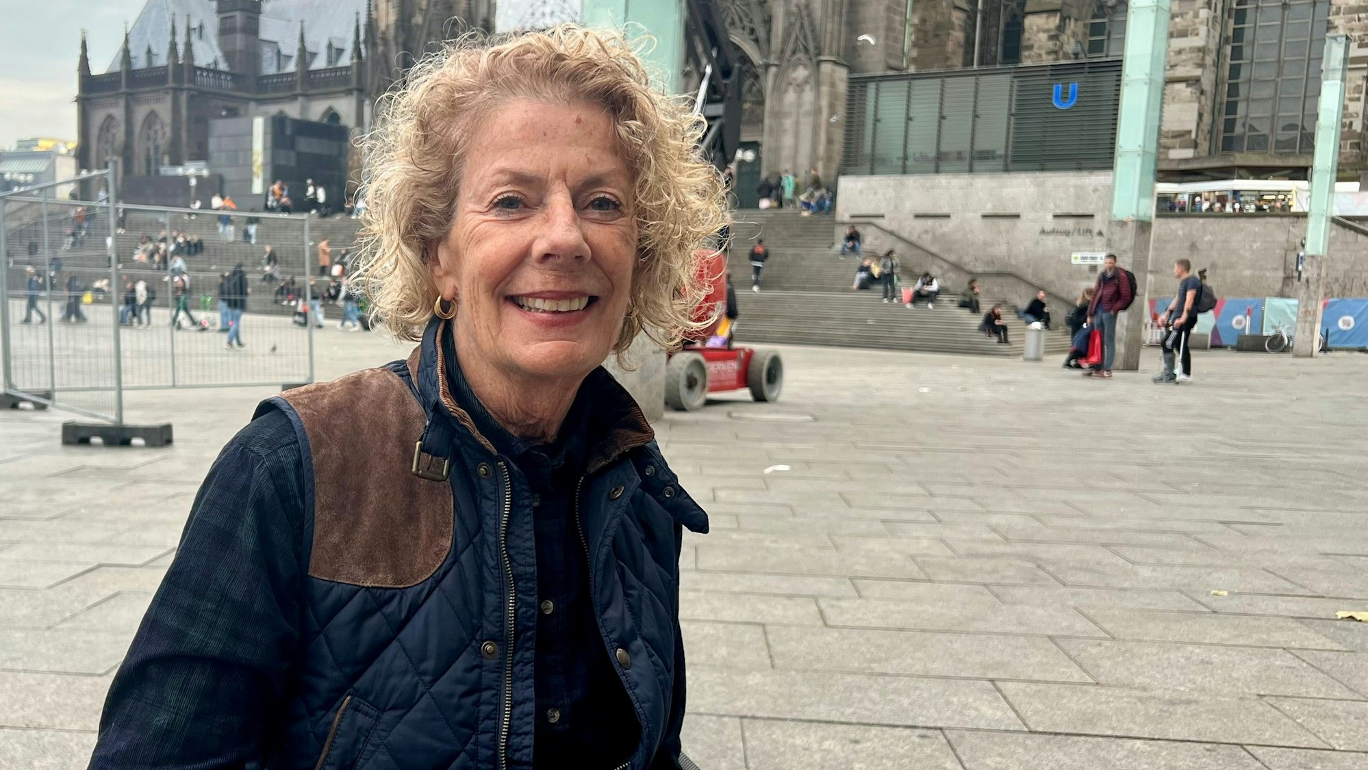 Die Touristin Betty Judge aus Sussex in England erzählt, was ihr in Köln aufgefallen ist.