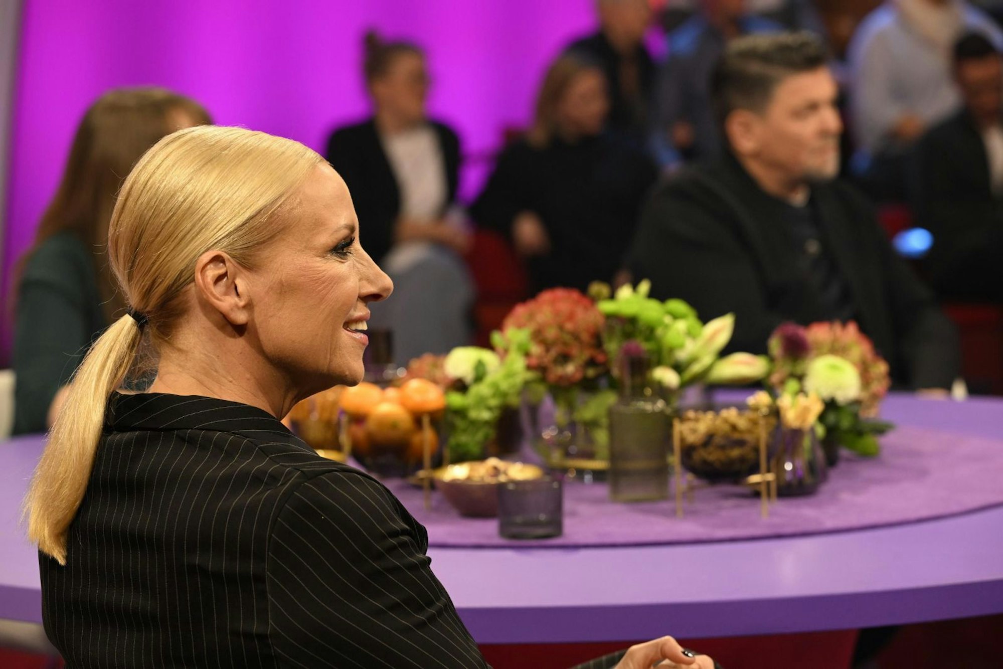 ZDF-“Fernsehgarten“-Moderatorin Andrea Kiewel war eine der prominenten Gäste bei „2025! Menschen, Bilder, Emotionen“. (Bild: RTL / Annette Etges)