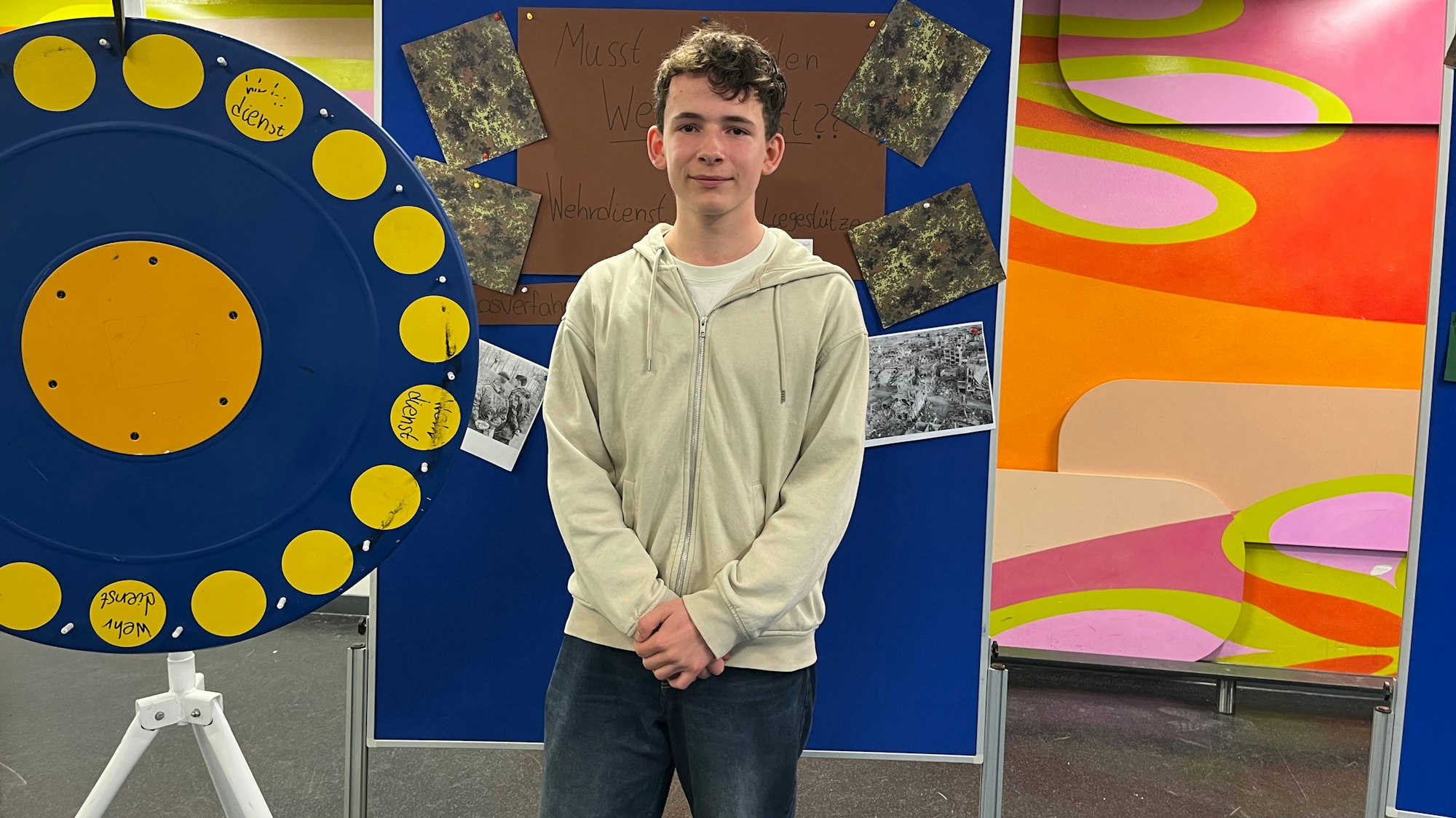 Das Foto zeigt einen Schüler.